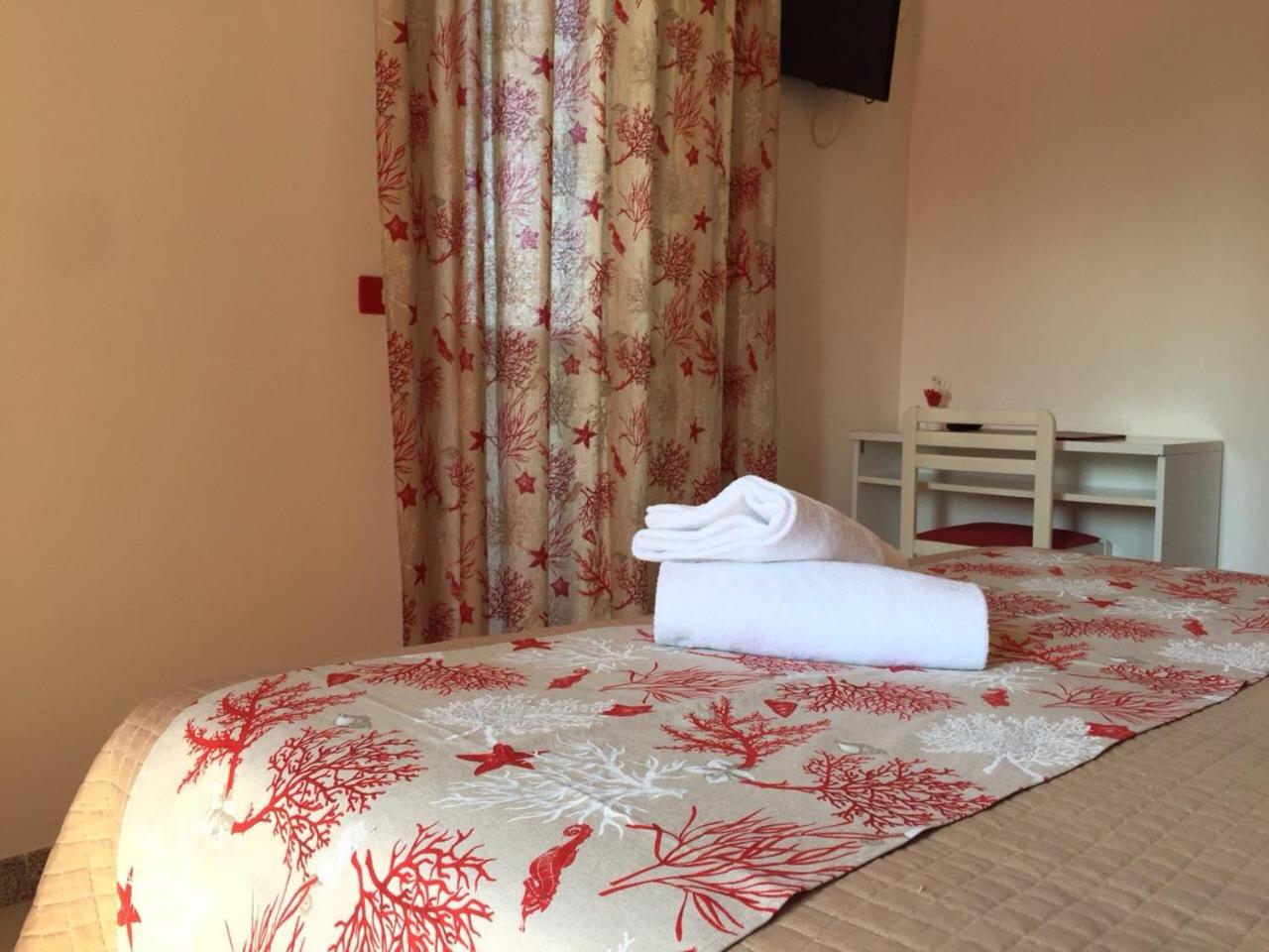Double Room - Photo 7