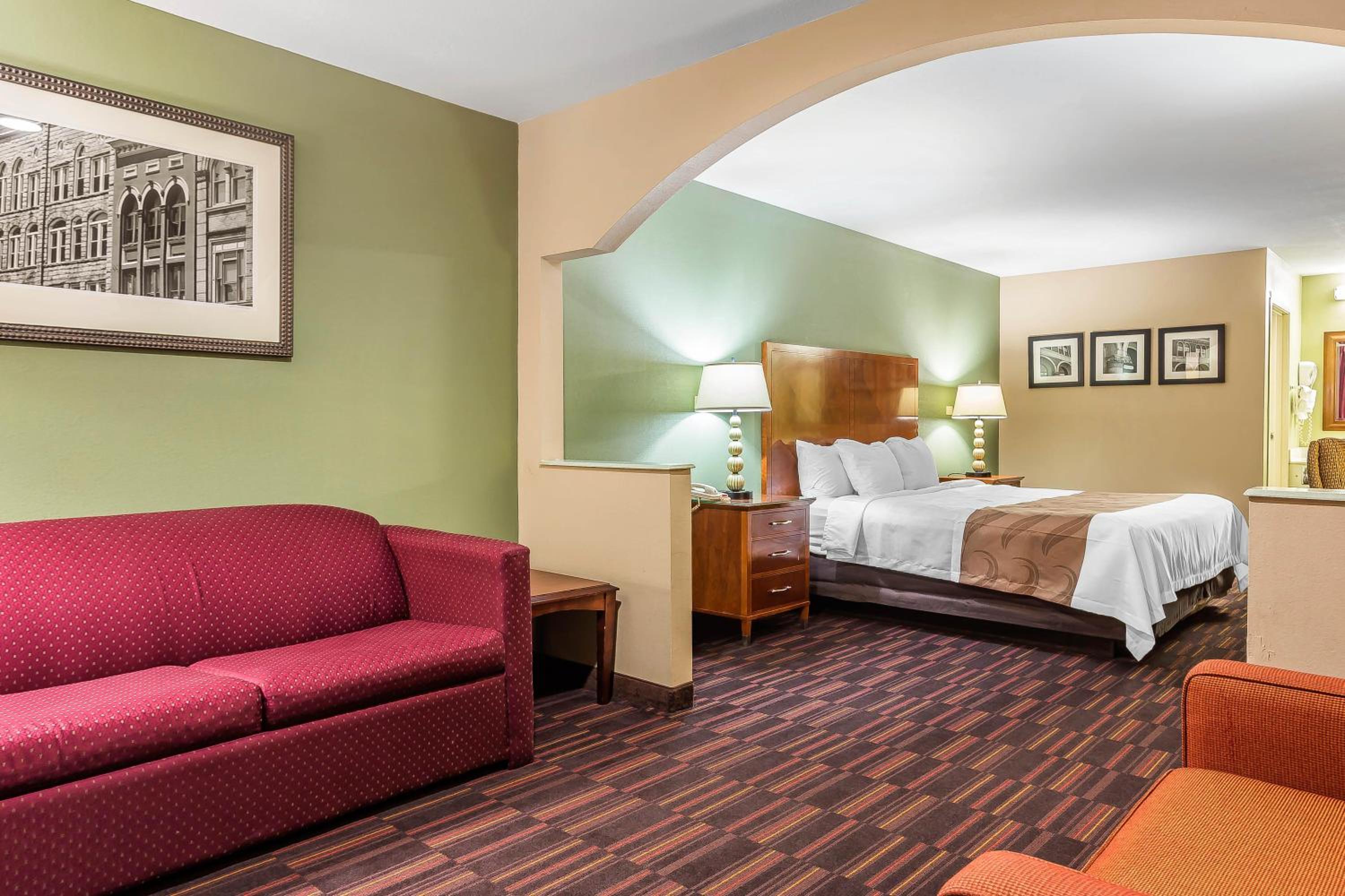 King Suite - Non-Smoking - Photo 1