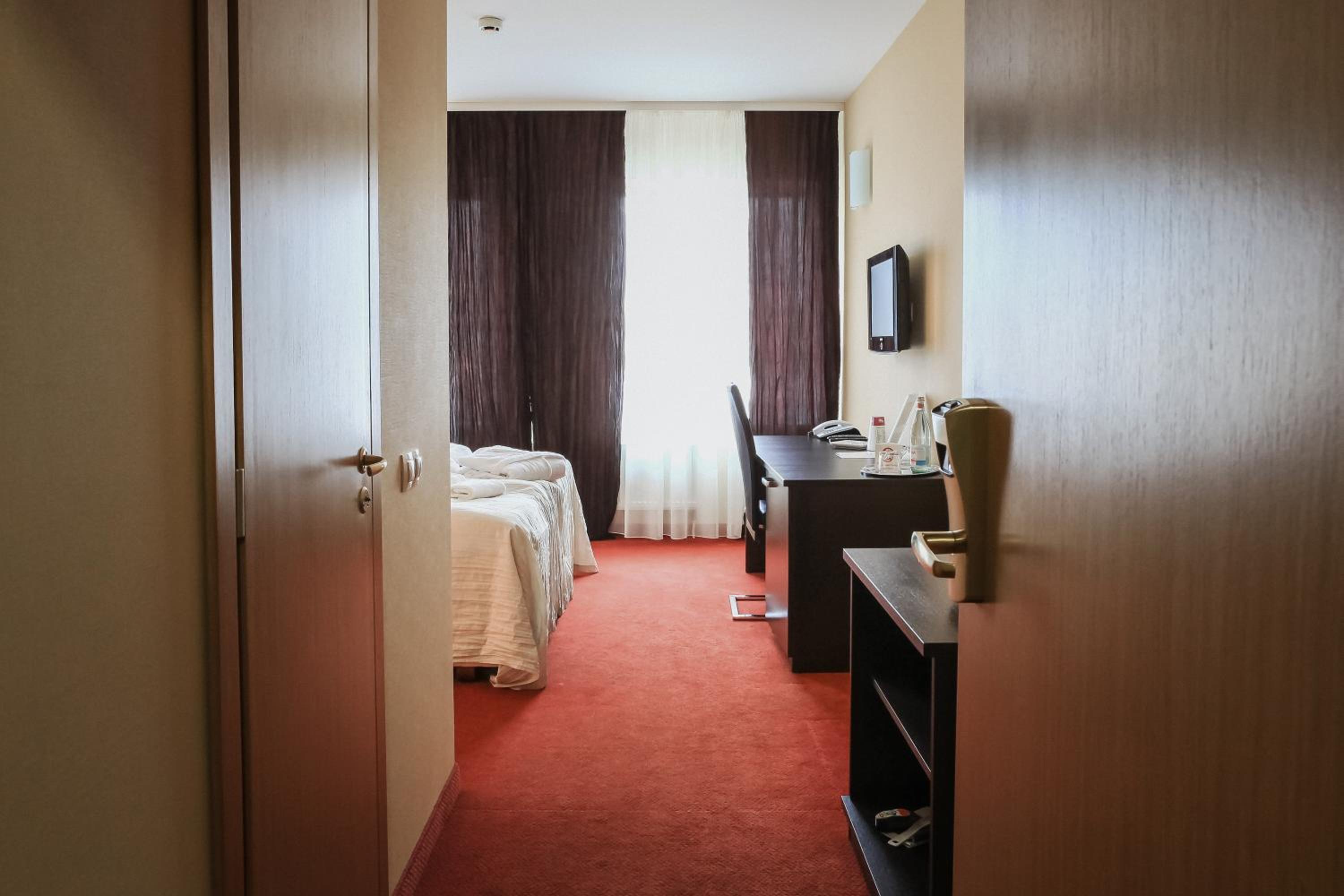Deluxe Double Room photo 3