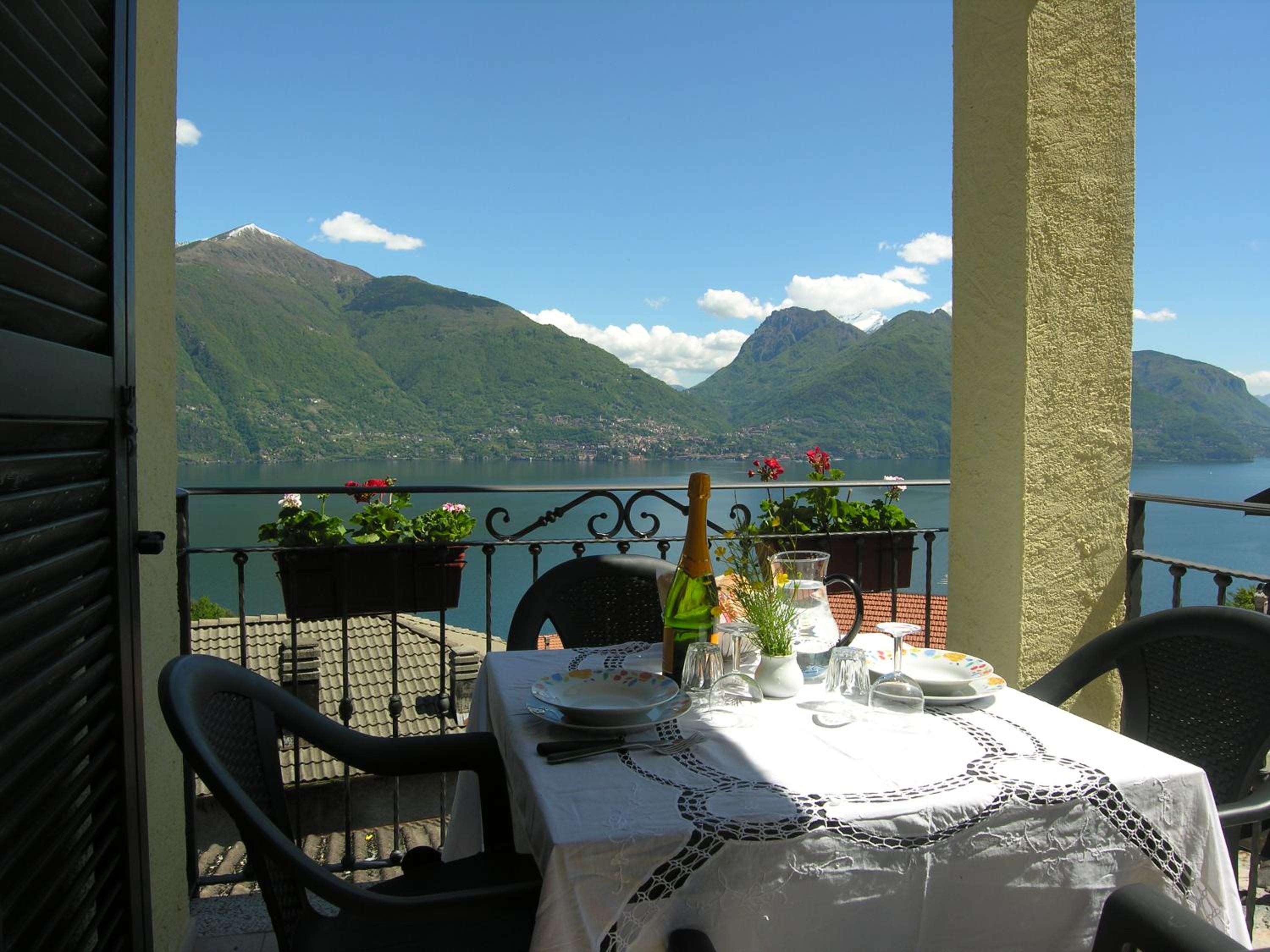 Apartment with Lake View - Photo 30