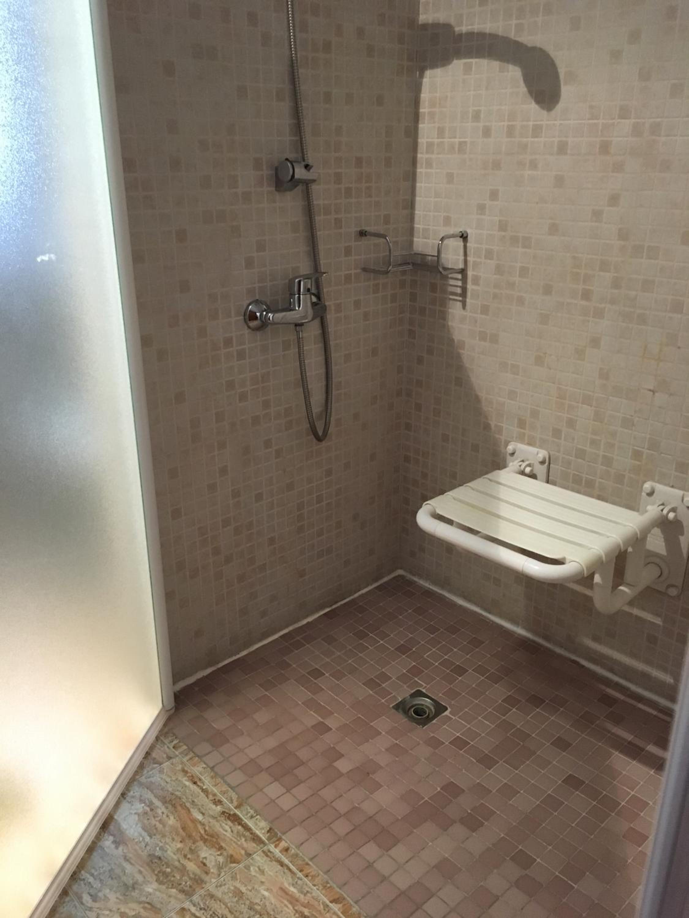 Triple Room - Disability Access - Photo 1
