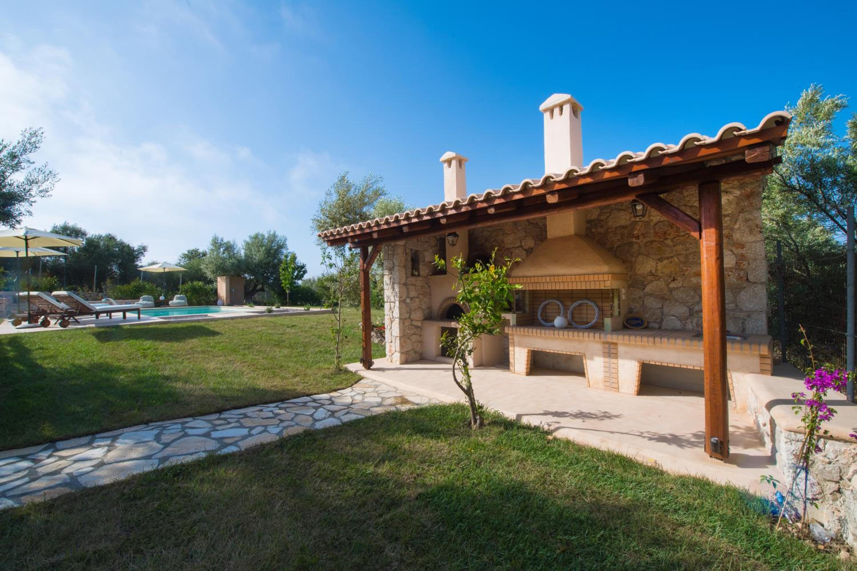 Three-Bedroom Villa photo 3