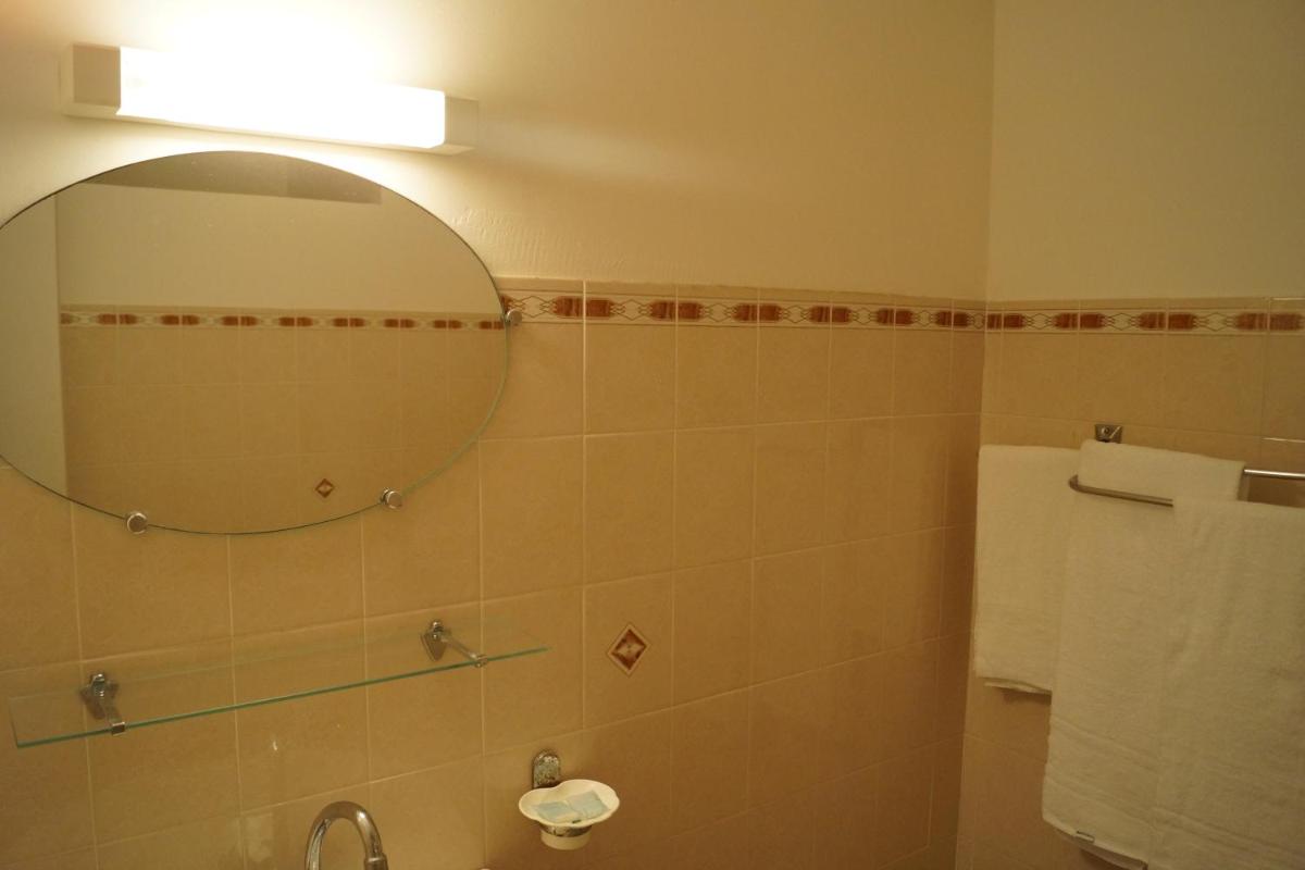 Double or Twin Room with View - Photo 30