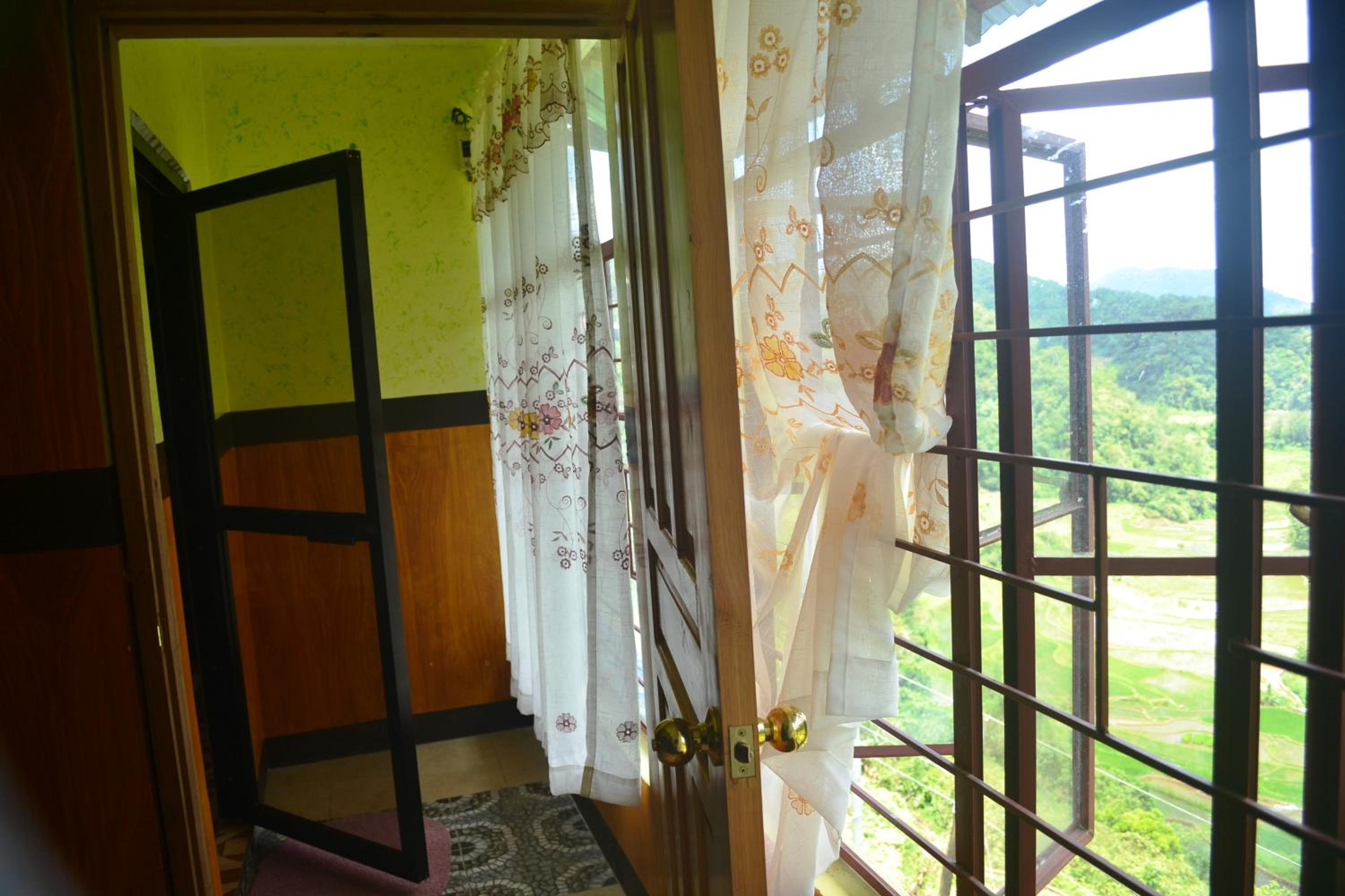 Deluxe Double Room With Balcony - Photo 3