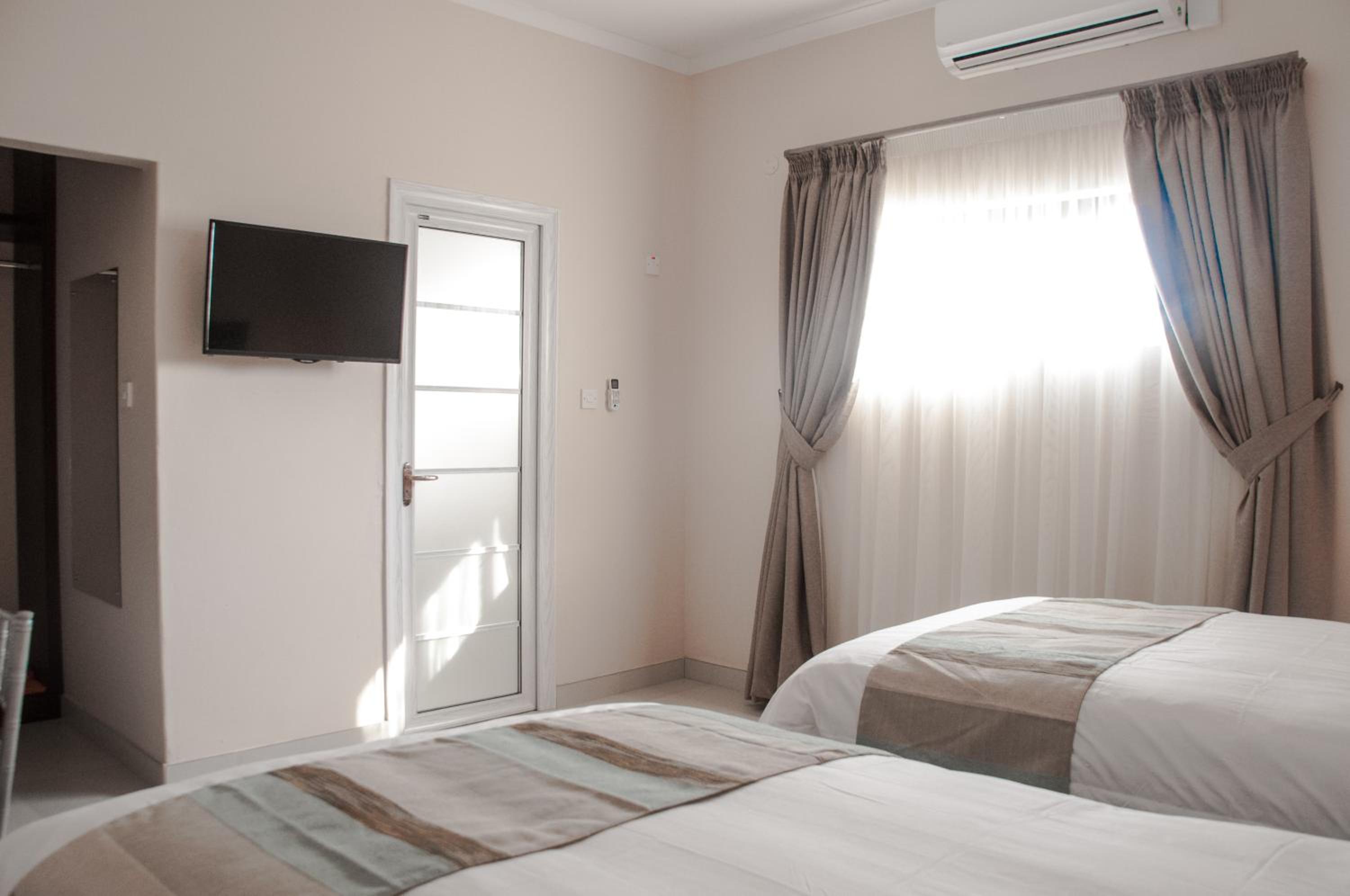 Deluxe Twin Room photo 2