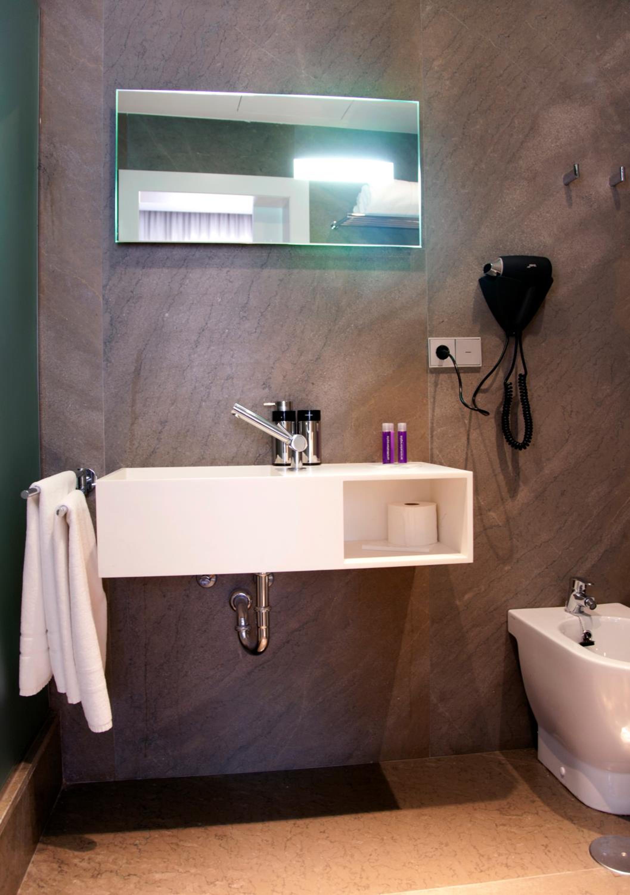 Double or Twin Room photo 2