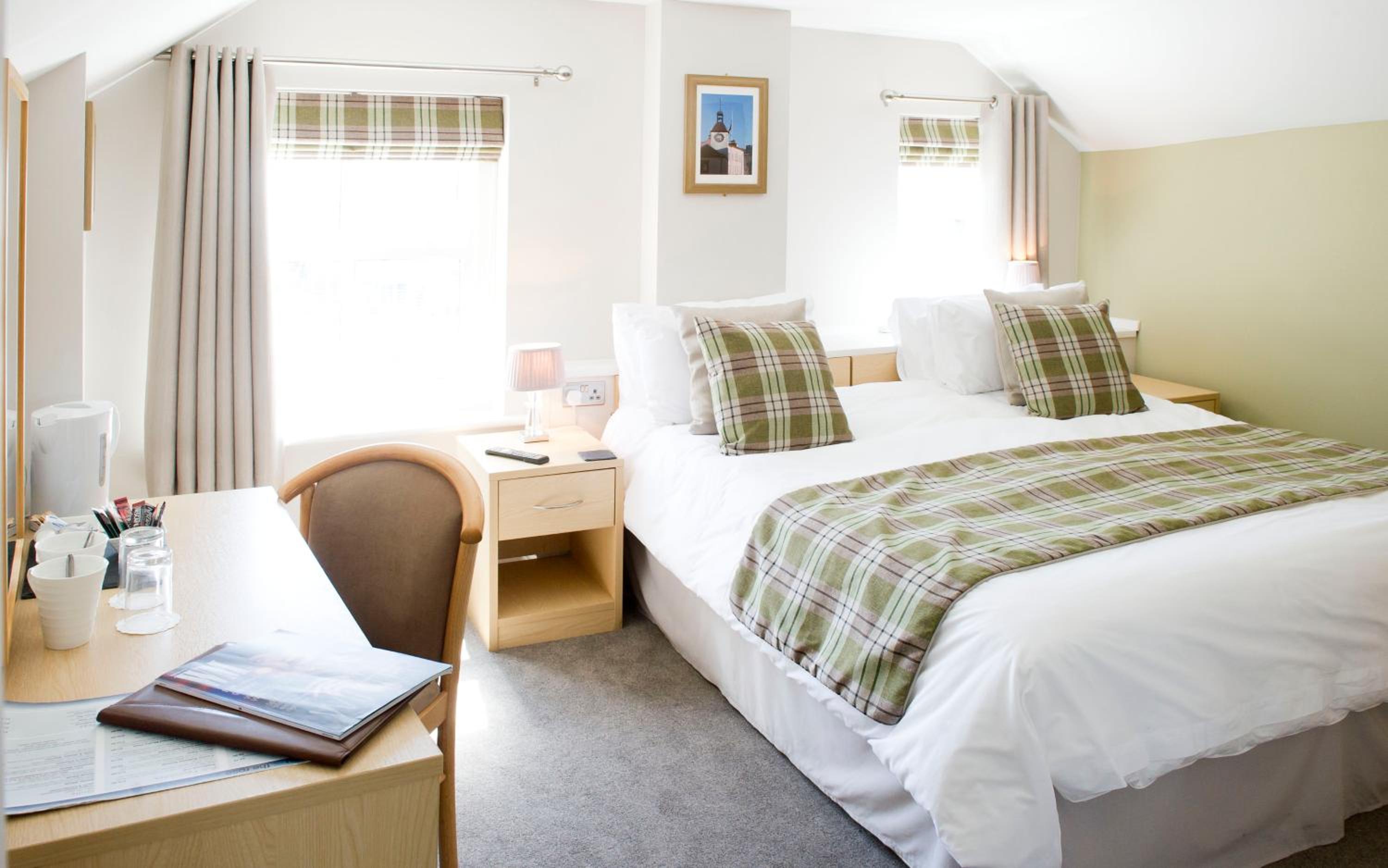 Deluxe Double Room with Shower - Photo 5