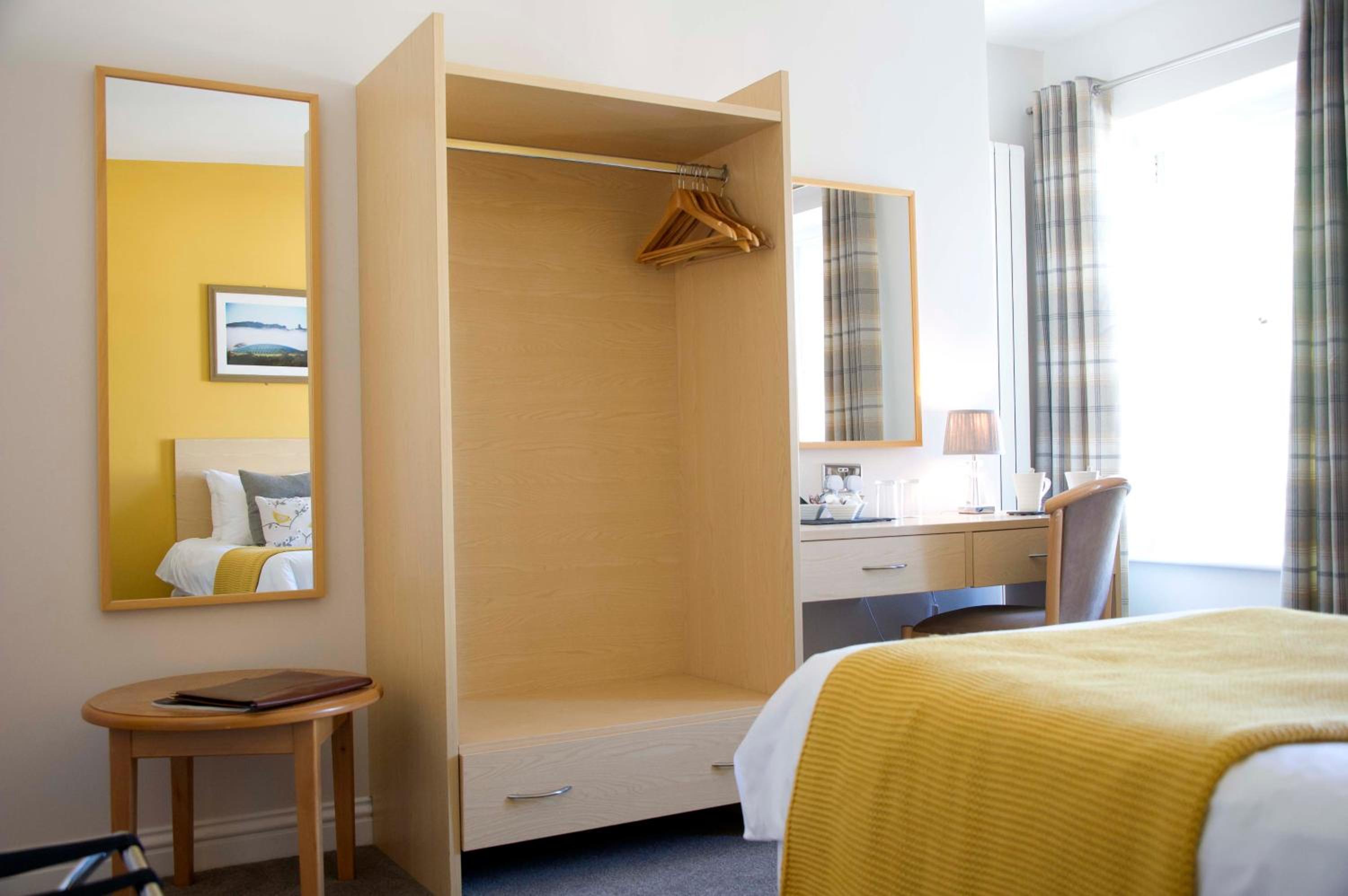 Twin Room - Photo 38