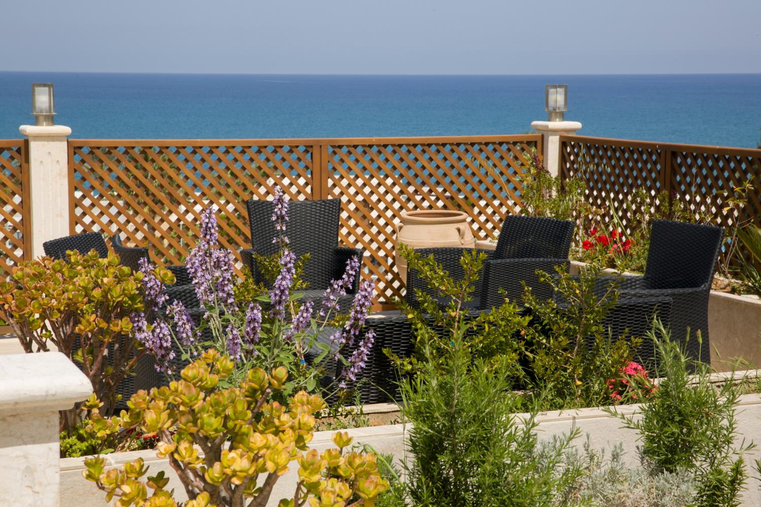 Villa with Sea View - Photo 42