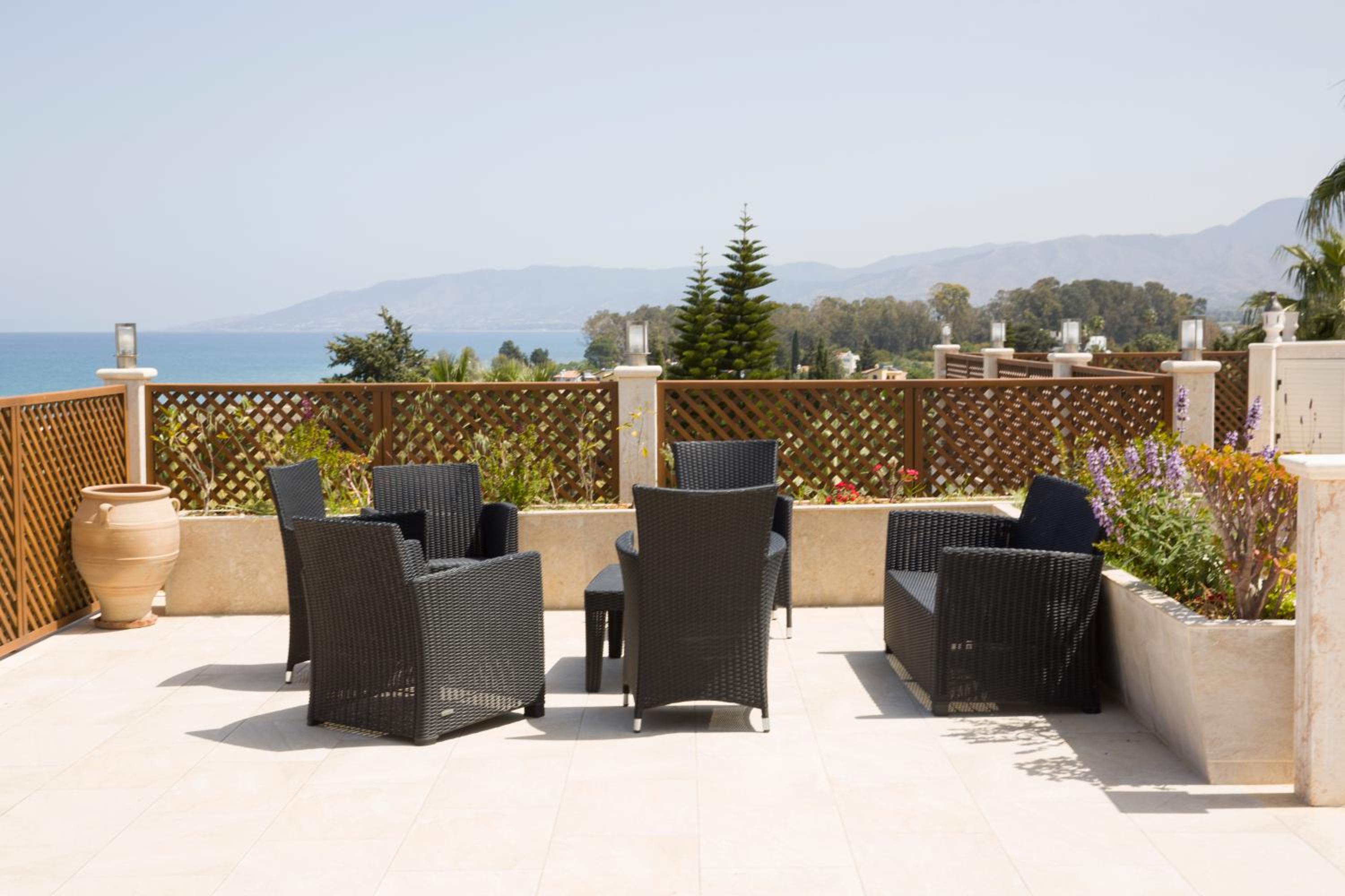Villa with Sea View - Photo 61