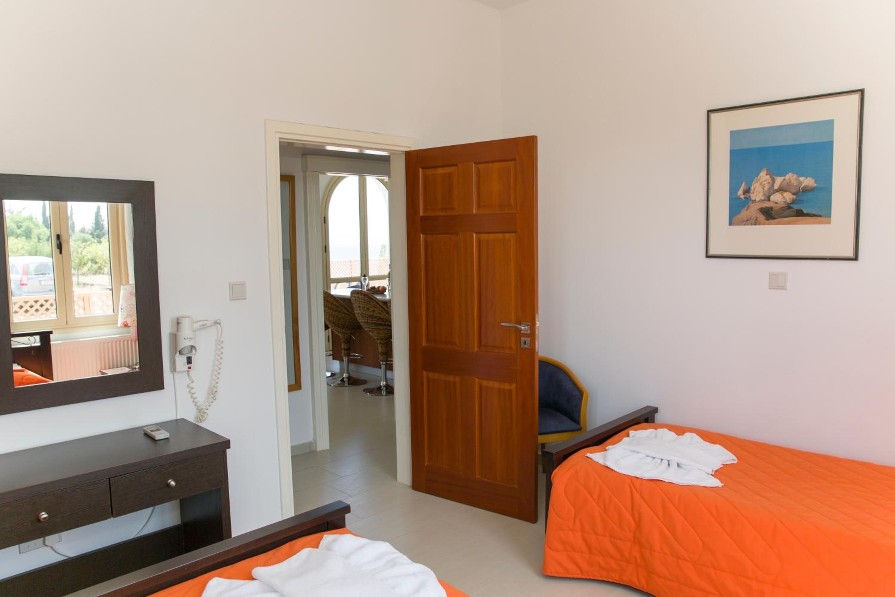 Villa with Sea View - Photo 41