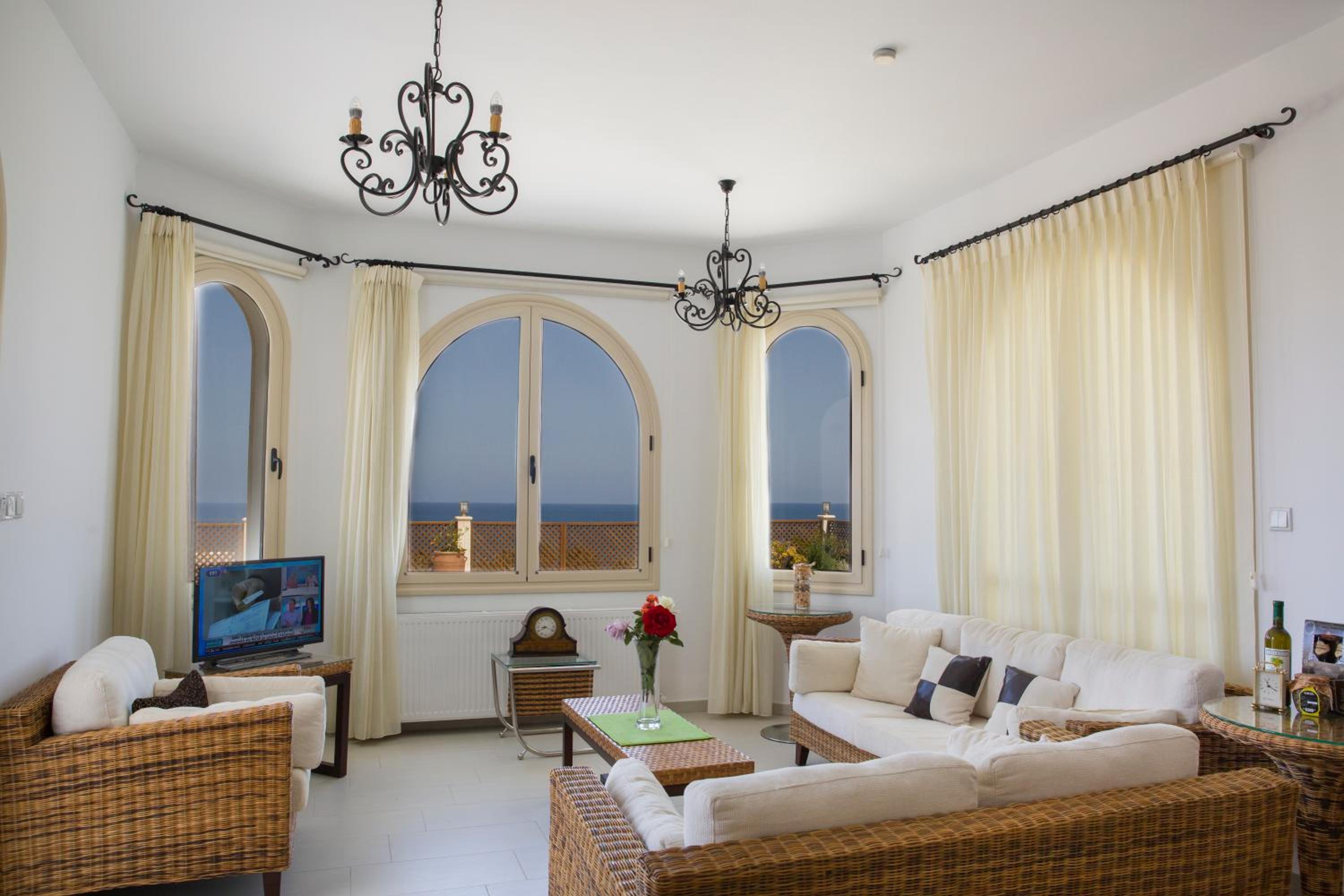 Villa with Sea View - Photo 28
