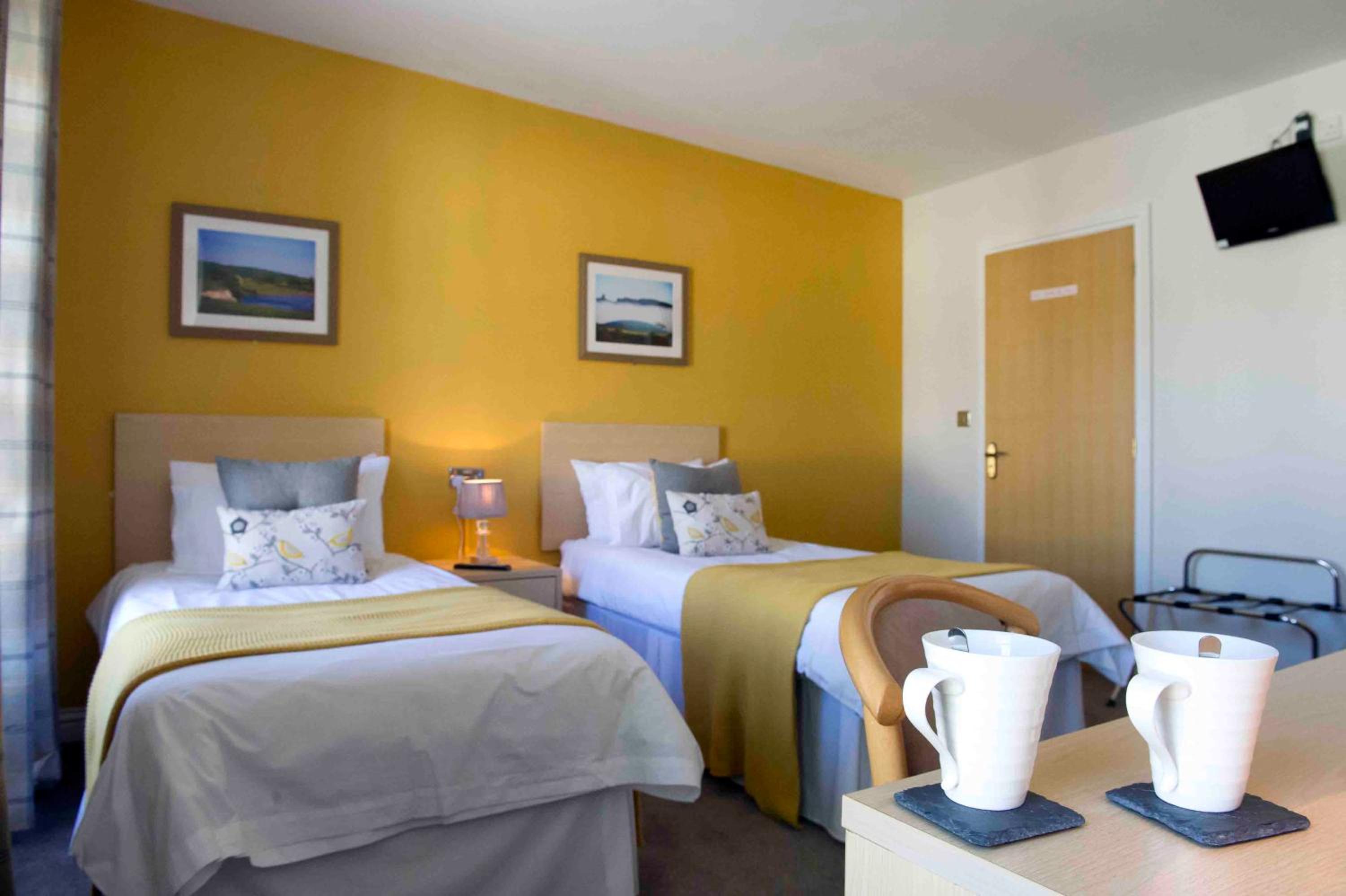 Twin Room - Photo 33
