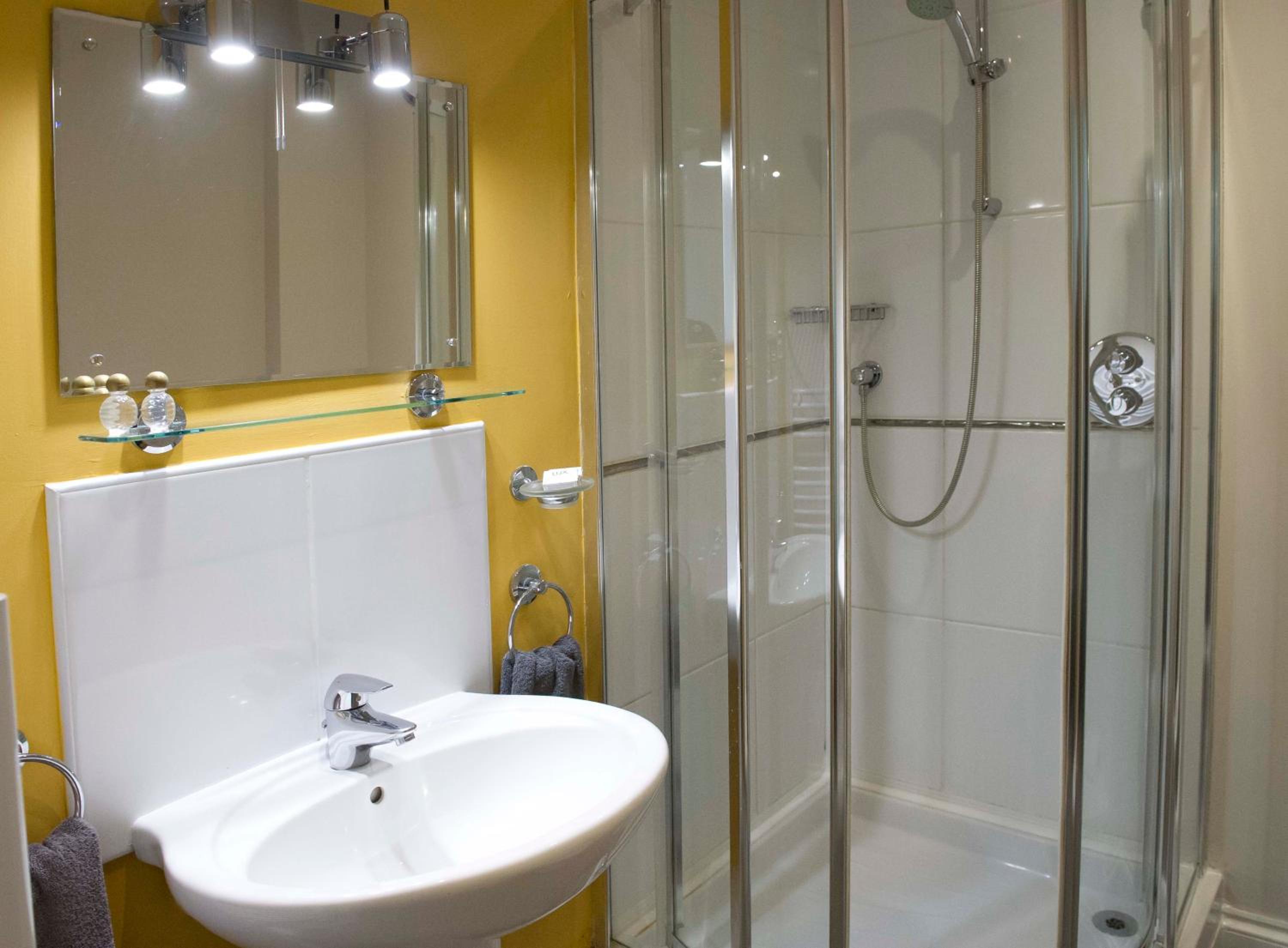 Twin Room - Photo 2