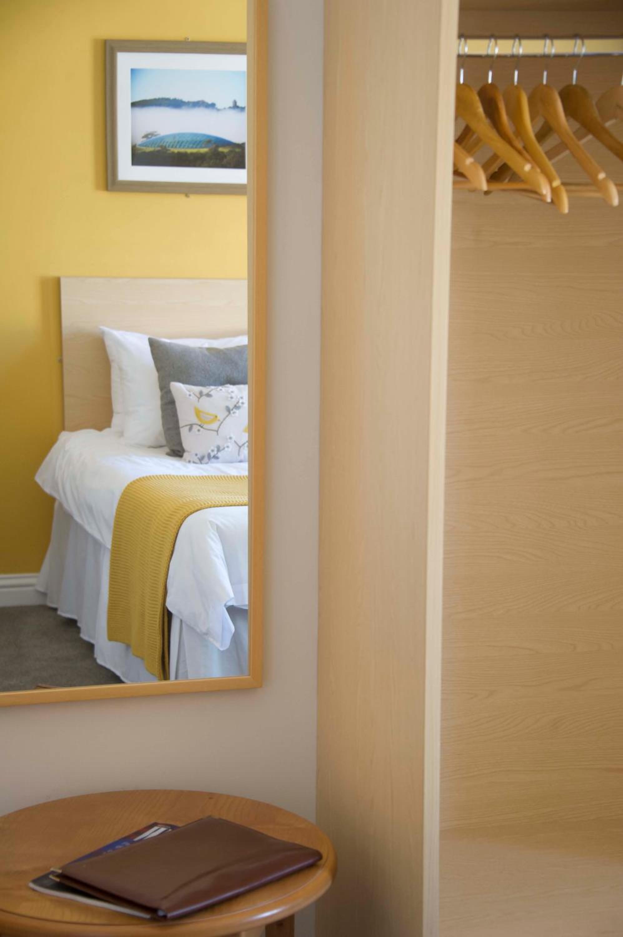 Twin Room - Photo 37