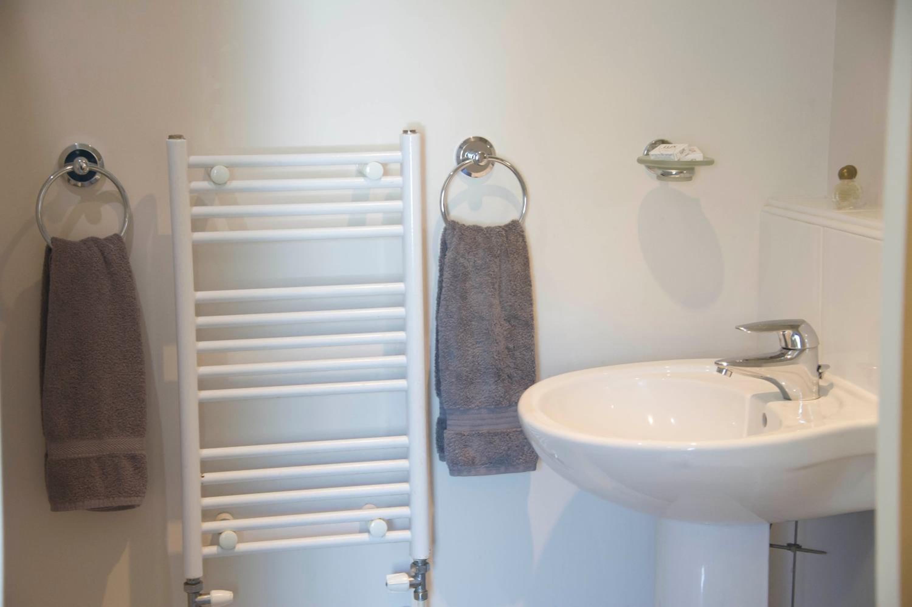 Double Room - Photo 17