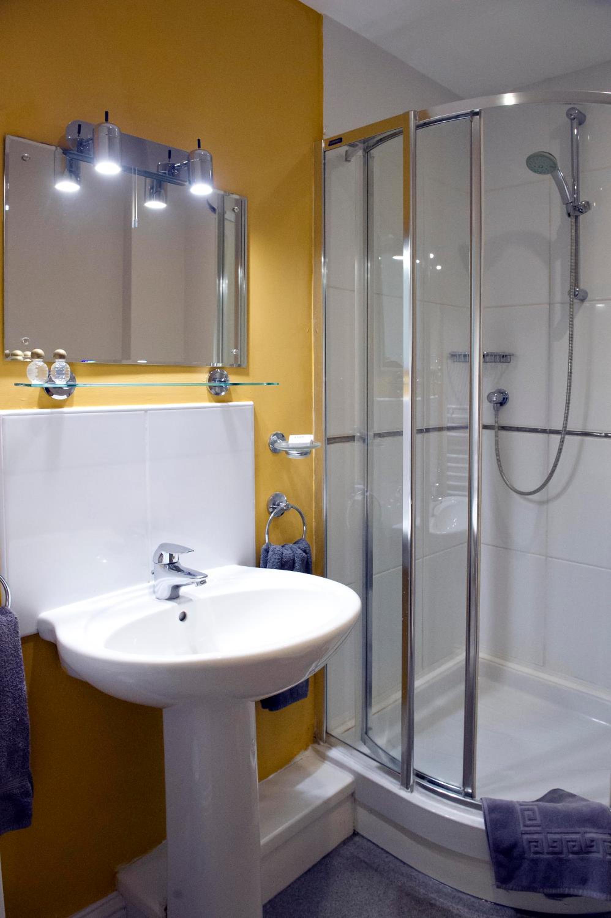 Double Room - Photo 2