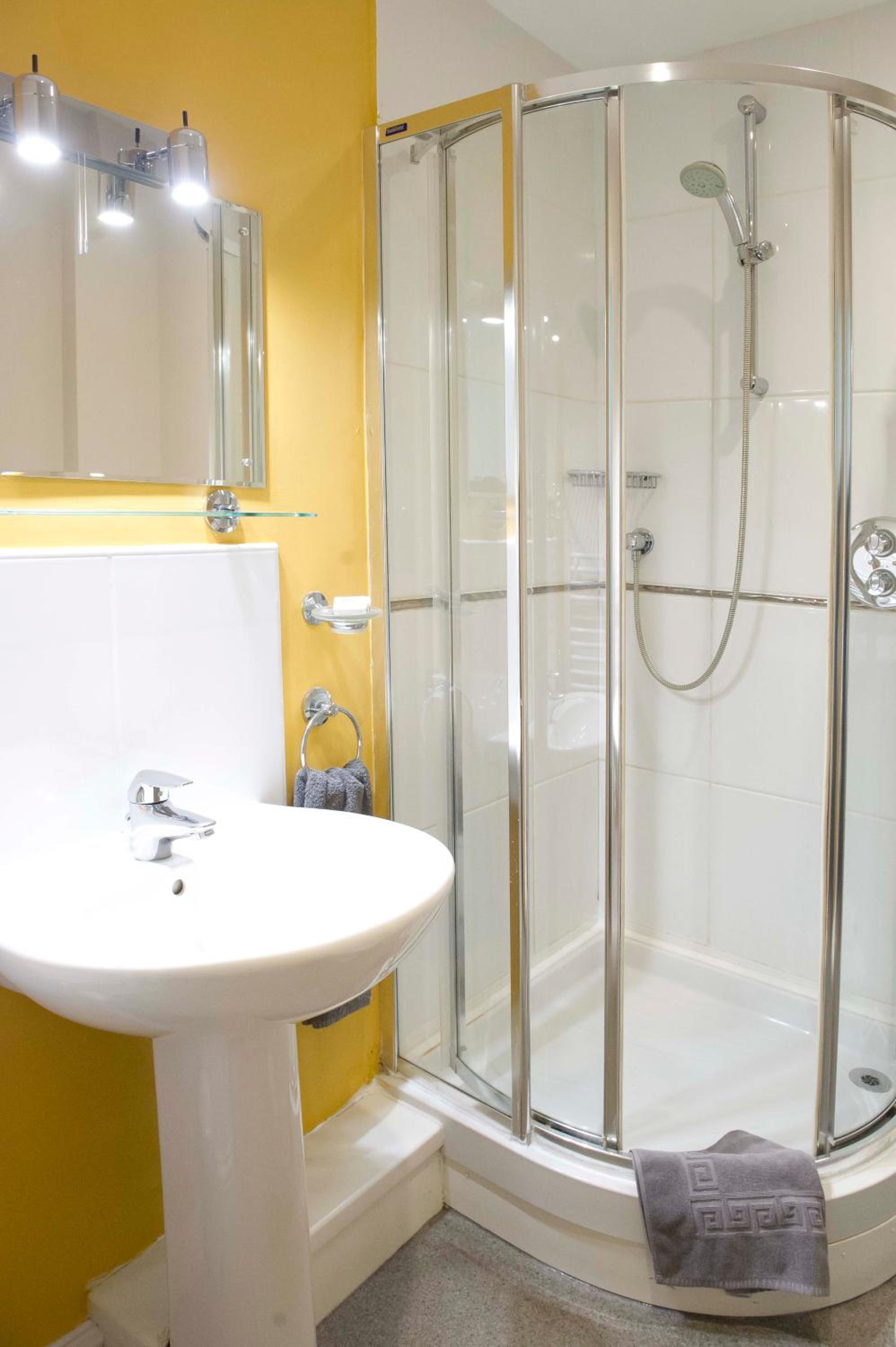 Double Room - Photo 9