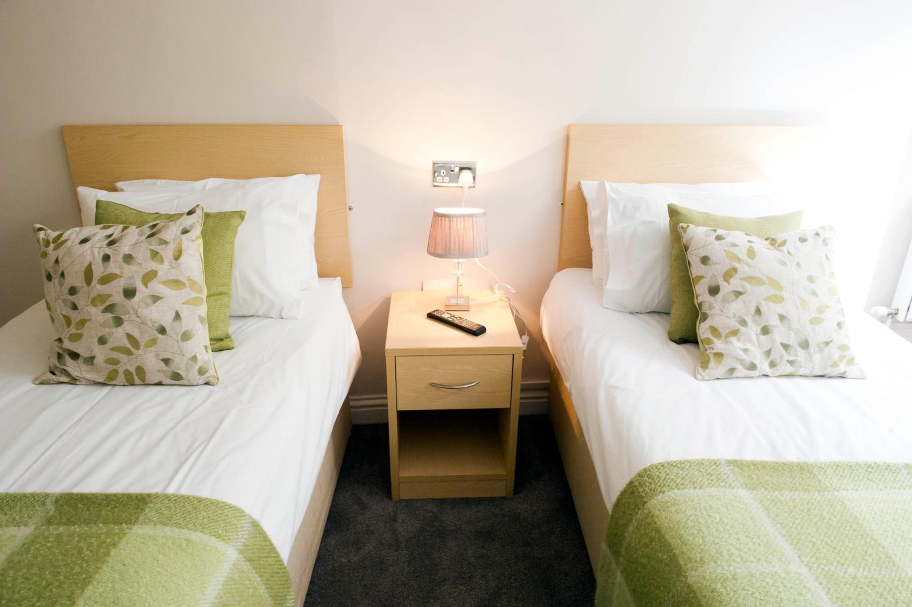 Twin Room - Photo 8
