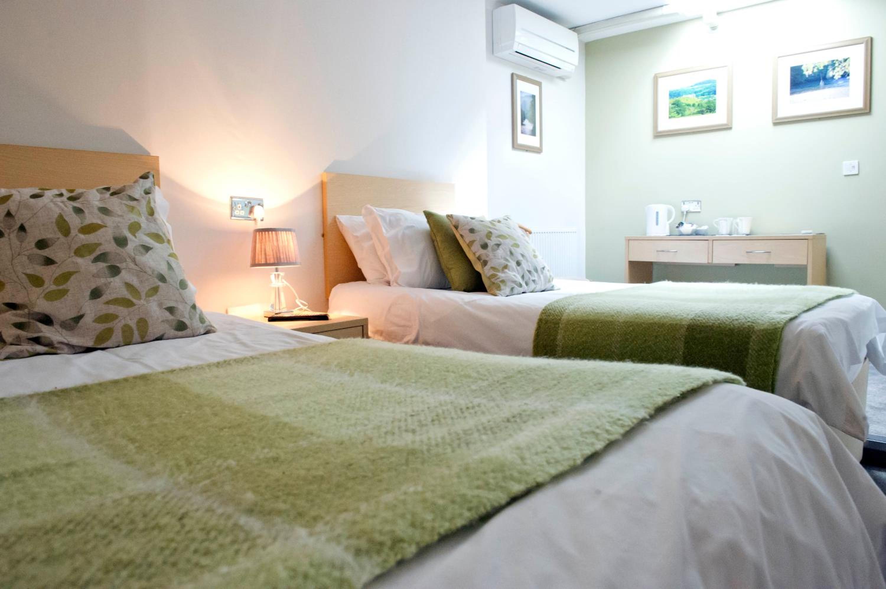 Twin Room - Photo 10