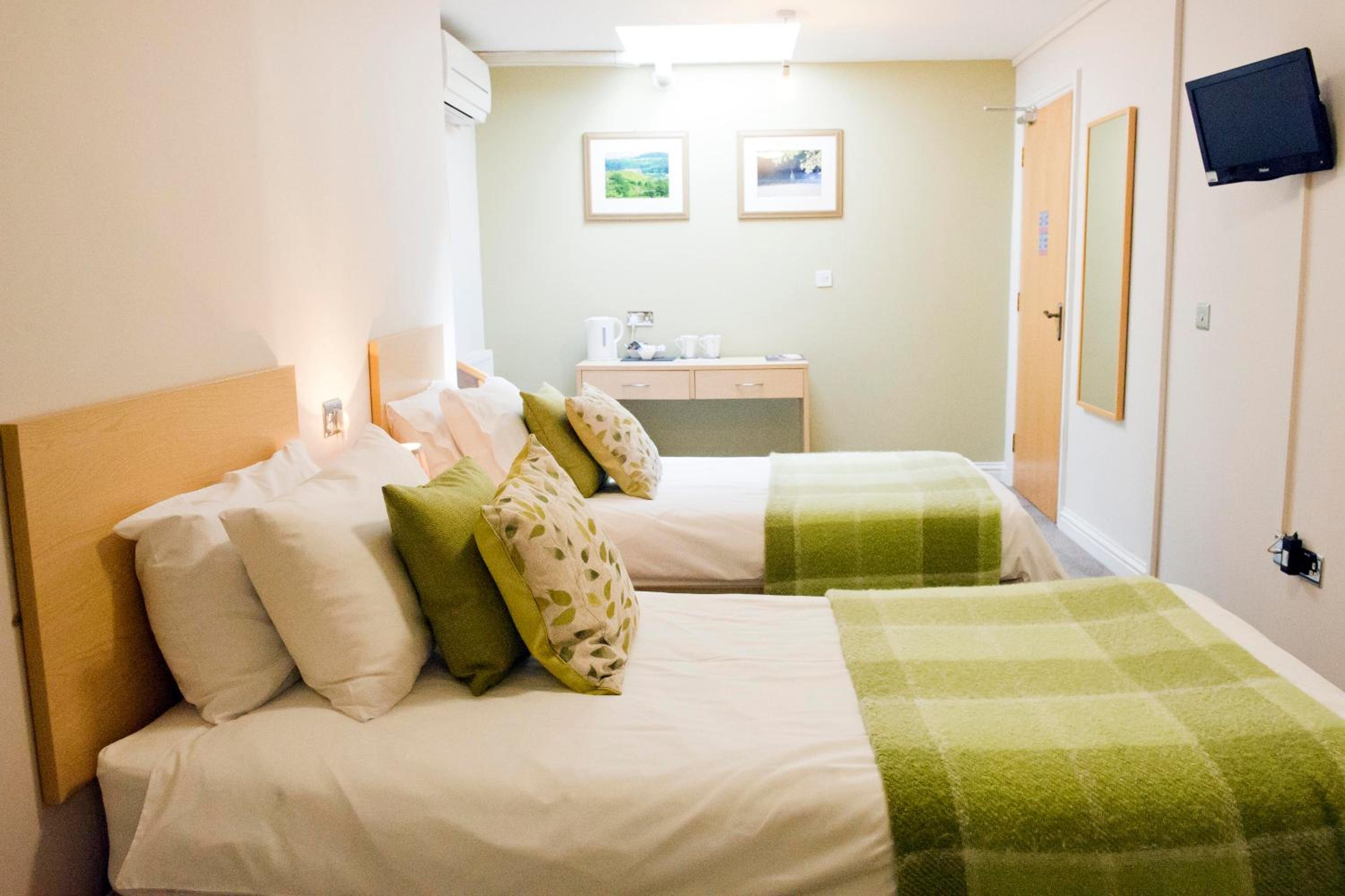Twin Room - Photo 13