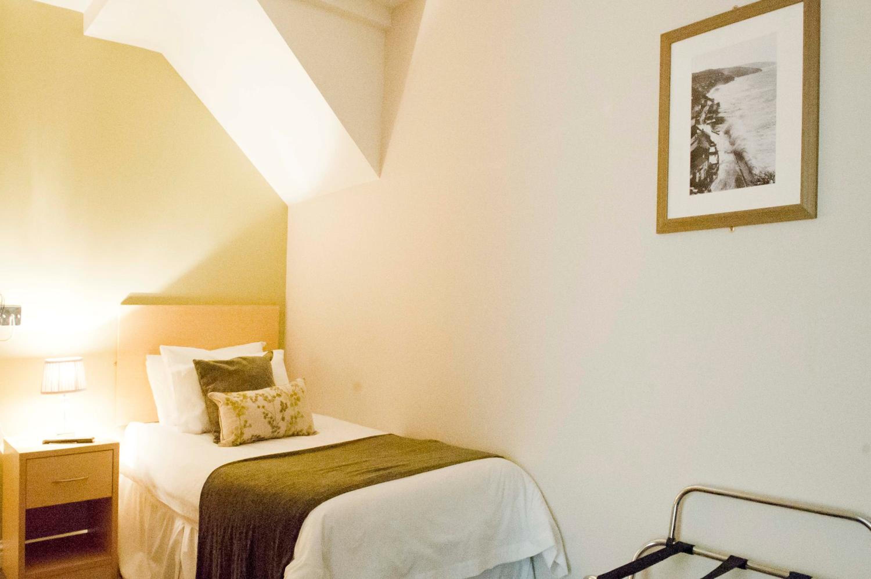 Twin Room - Photo 20