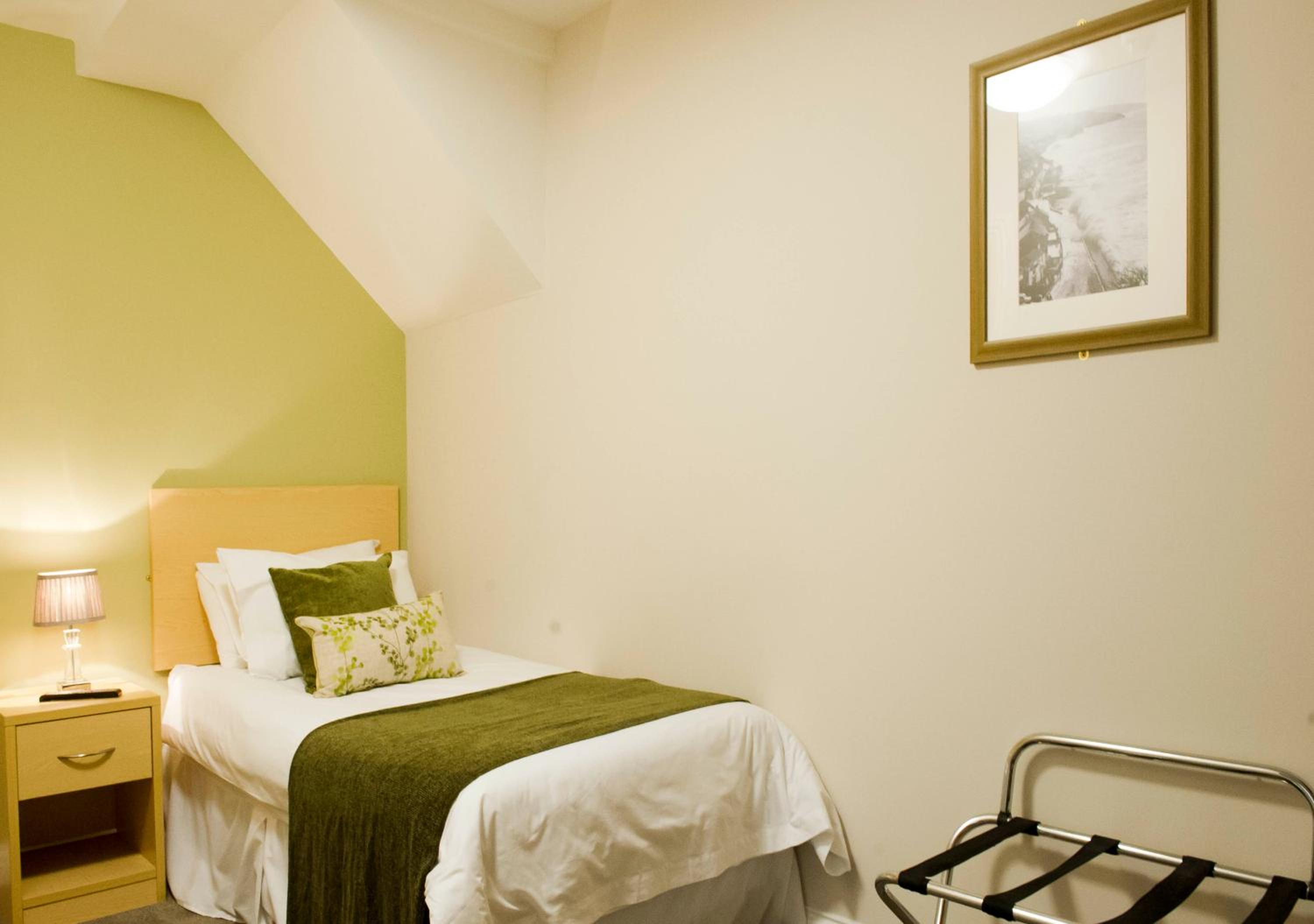 Twin Room - Photo 21