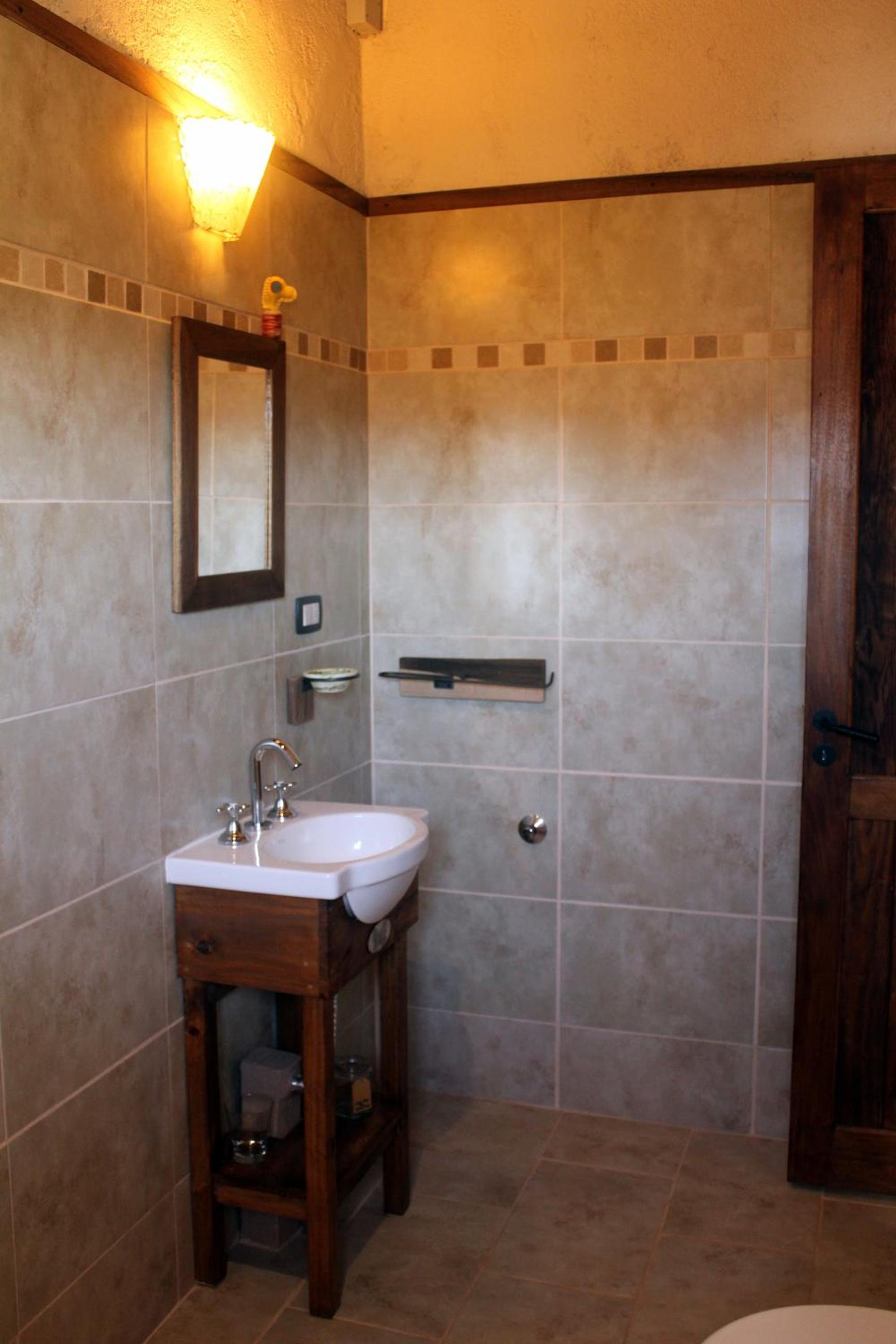 Double Room with Private Bathroom photo 3