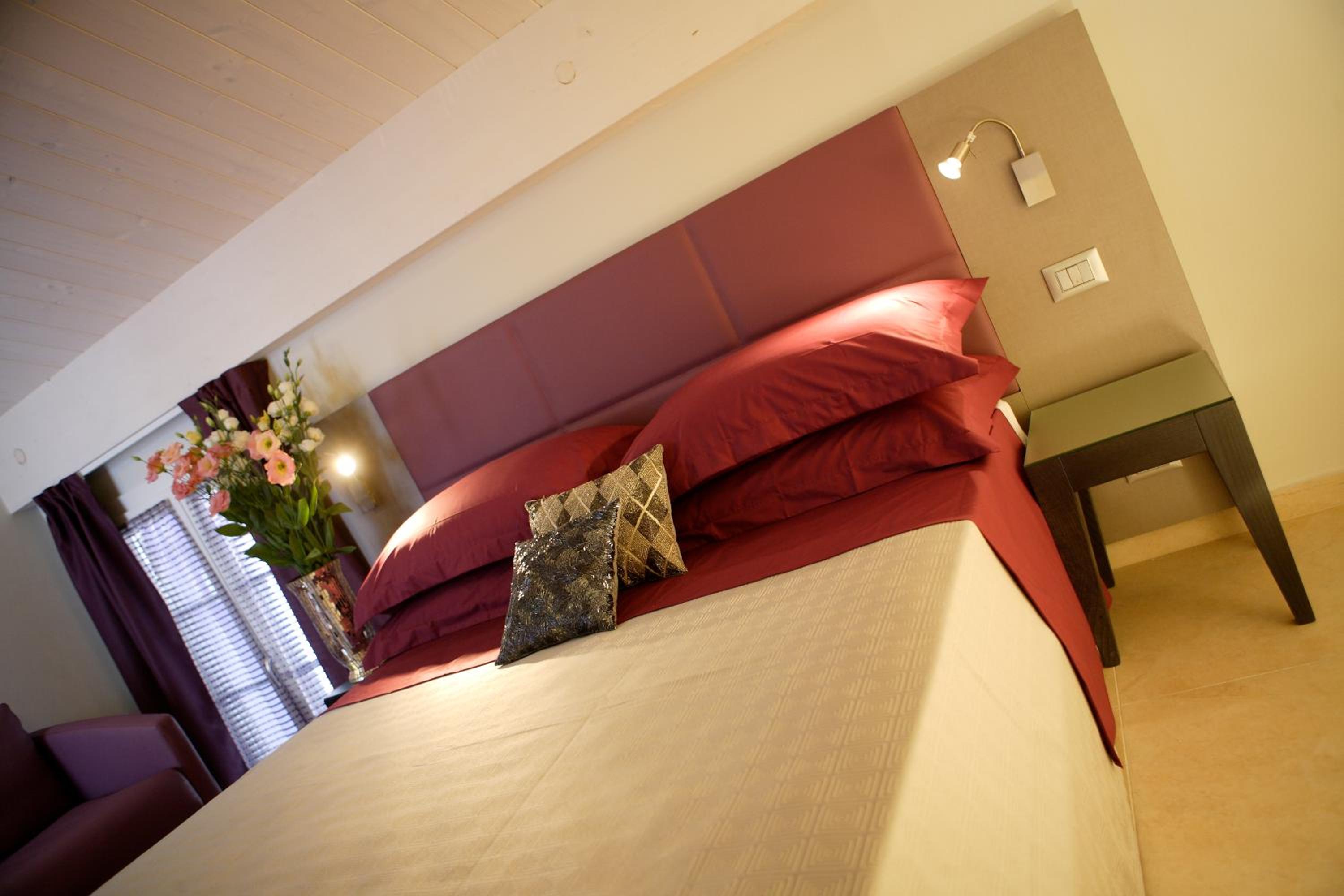 One-Bedroom Apartment - Split Level