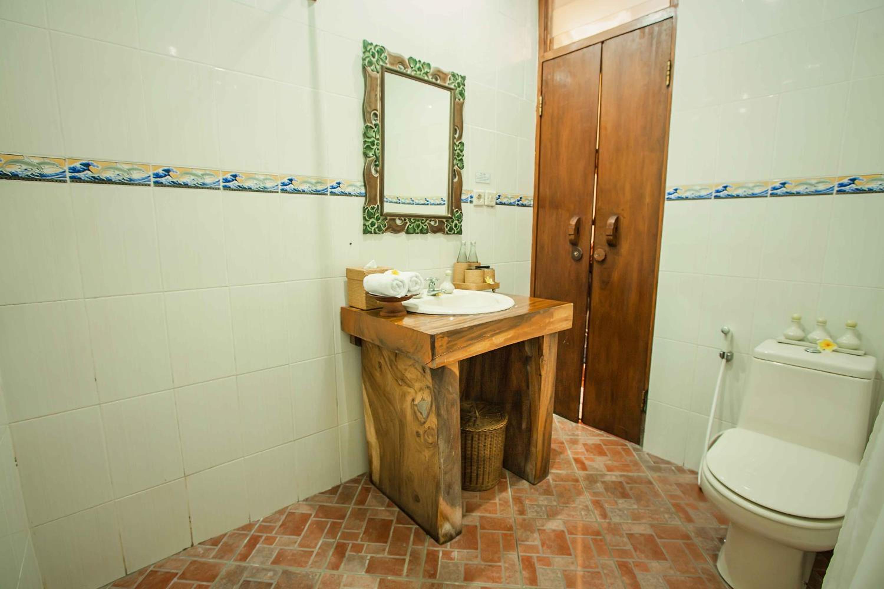 Standard Double or Twin Room - Photo 17