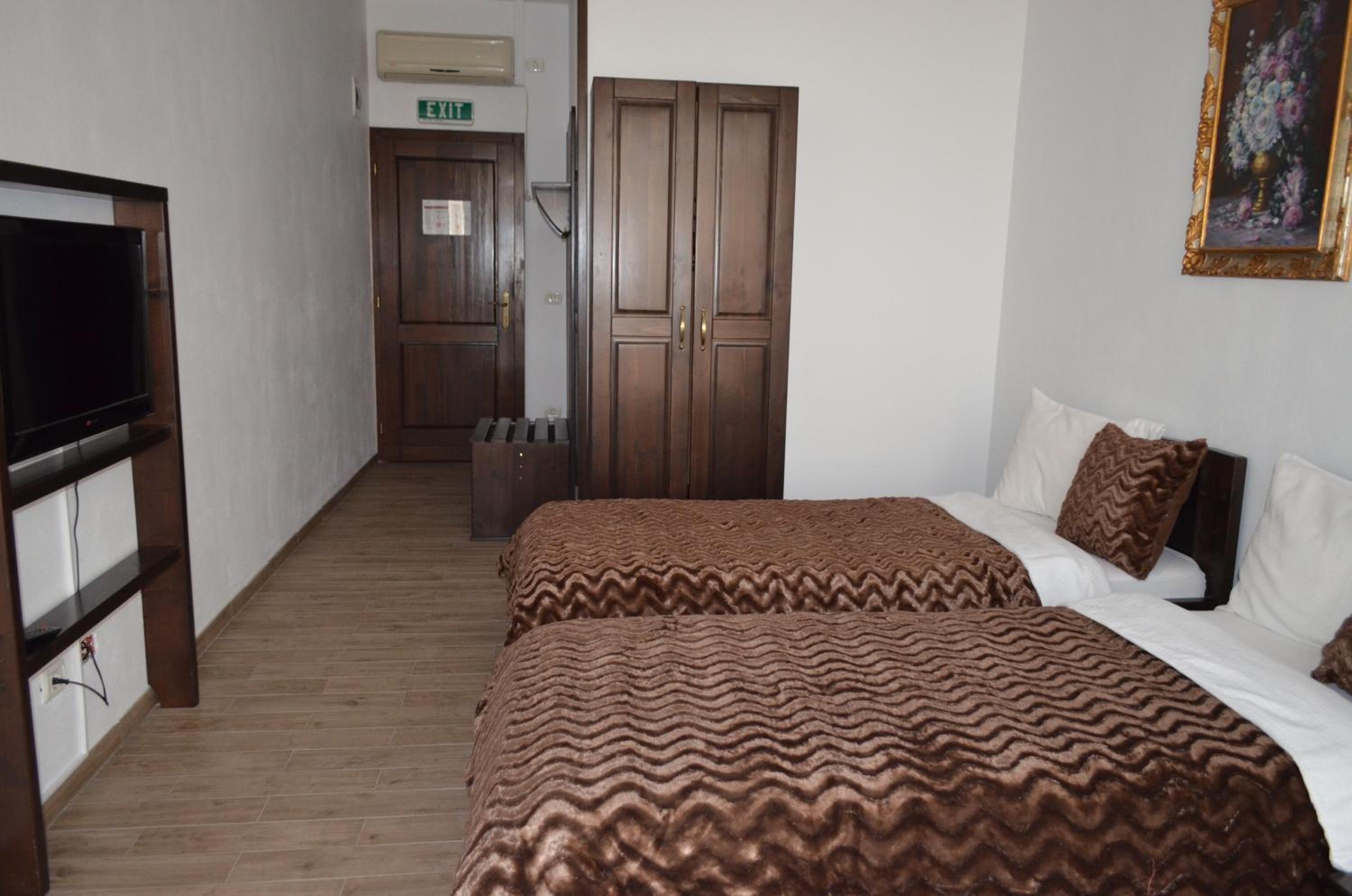 Twin Room with Bathroom