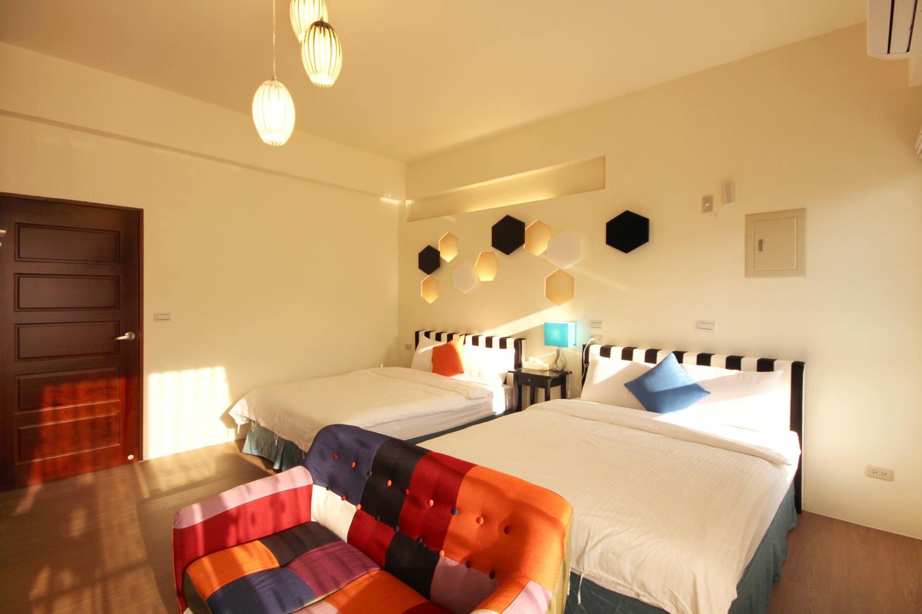 Quadruple Room with Private Bathroom photo 1