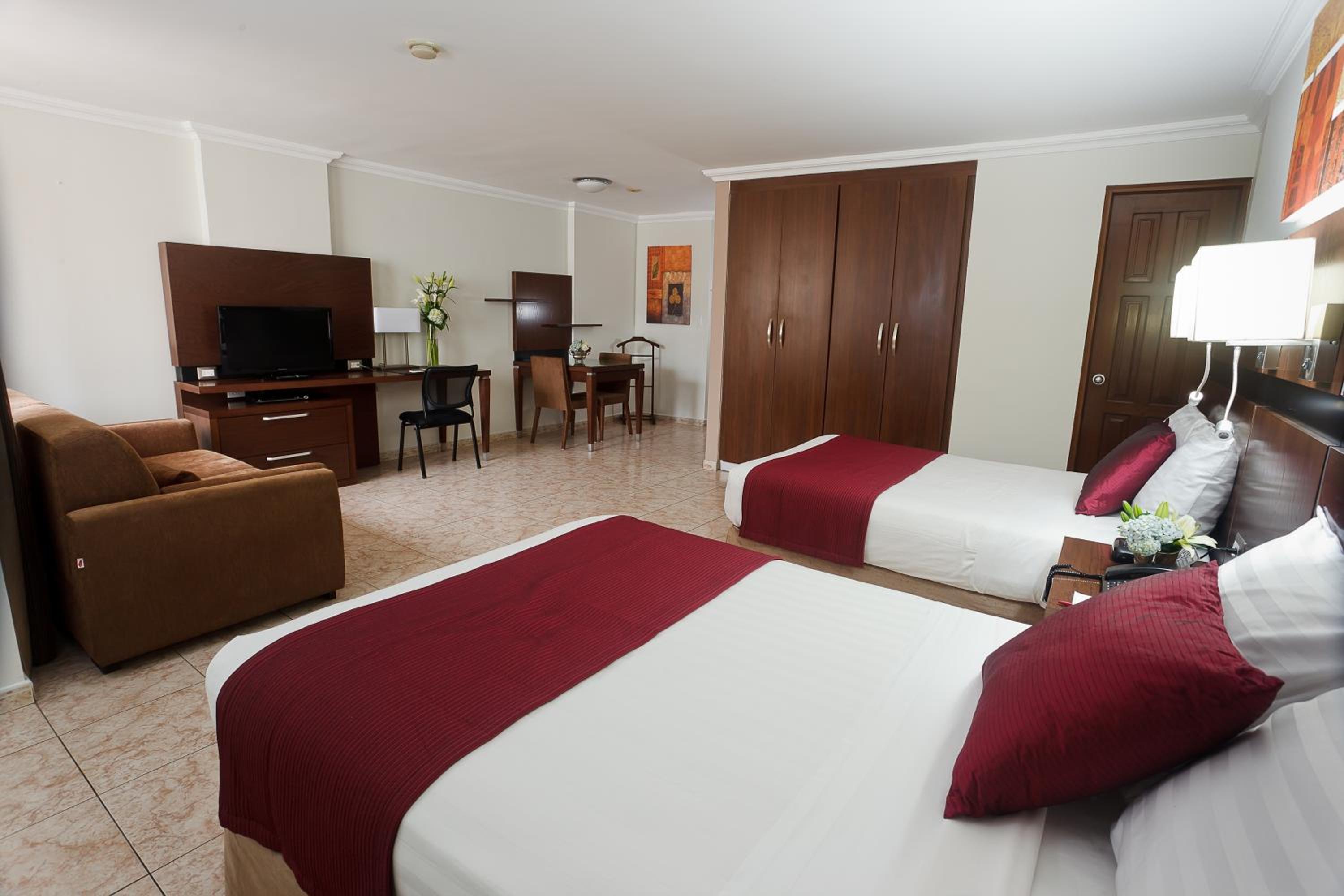 Premium Family Suite thumbnail 5