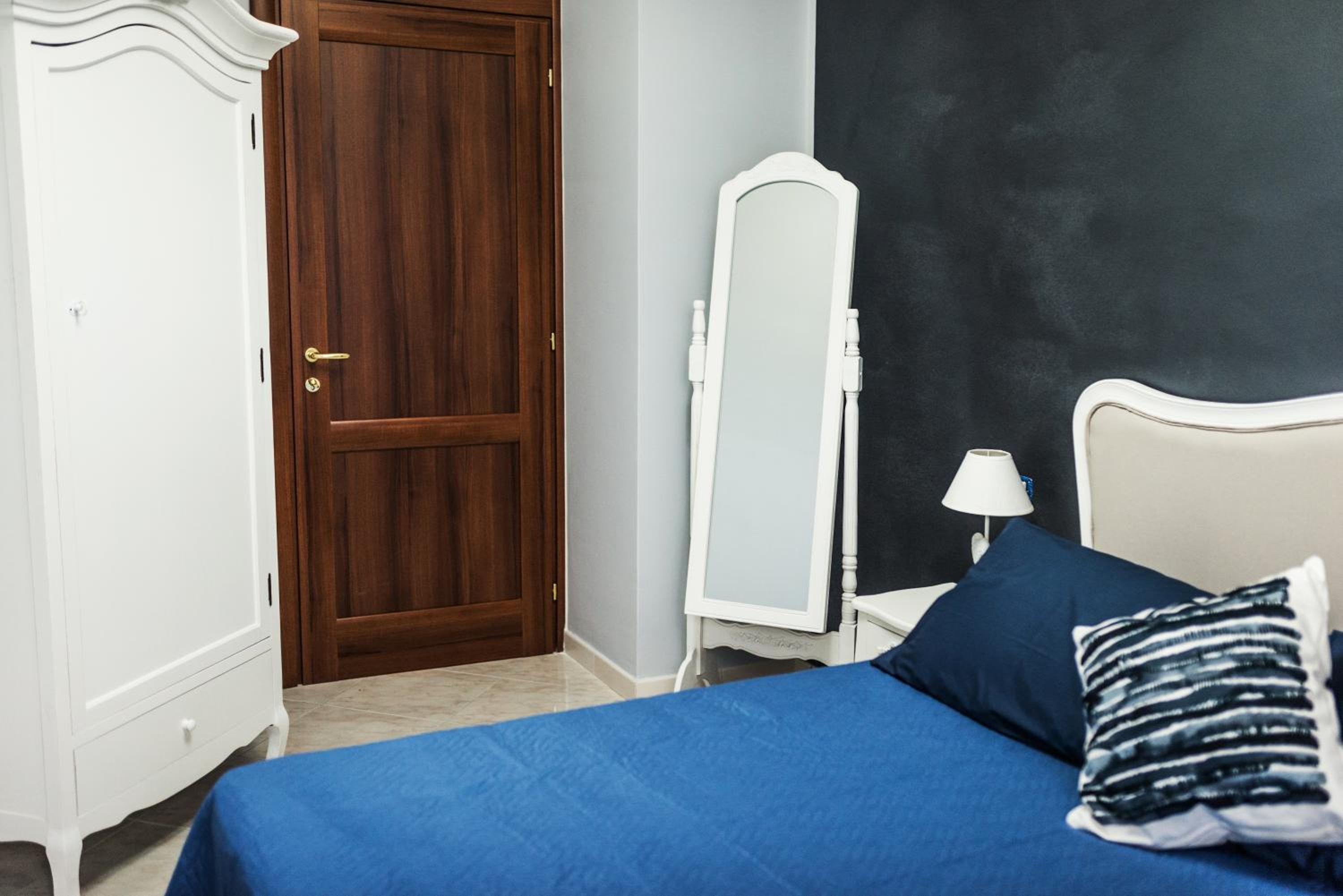 Double Room with External Shared Bathroom photo 3