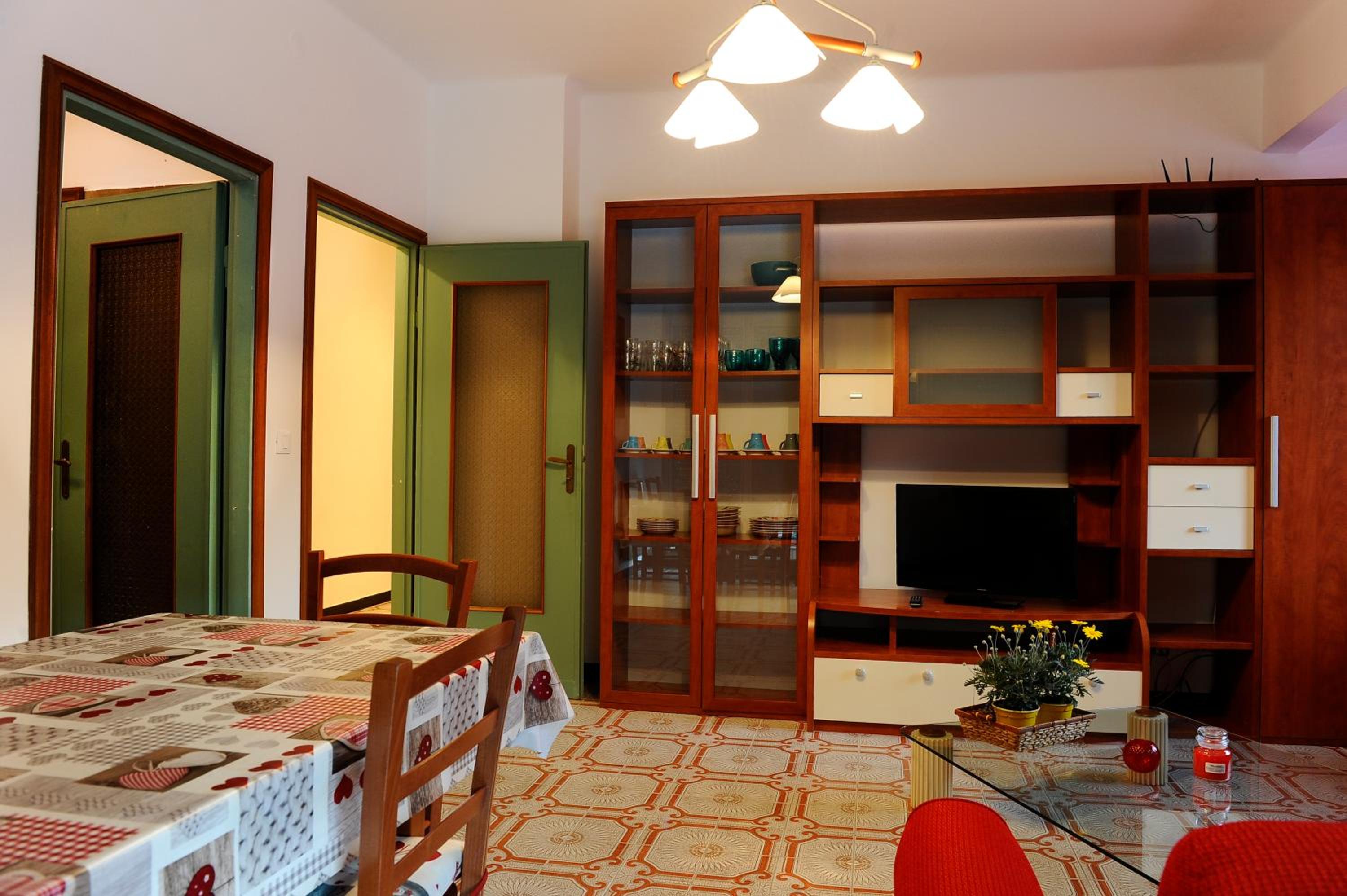 Apartment photo 1