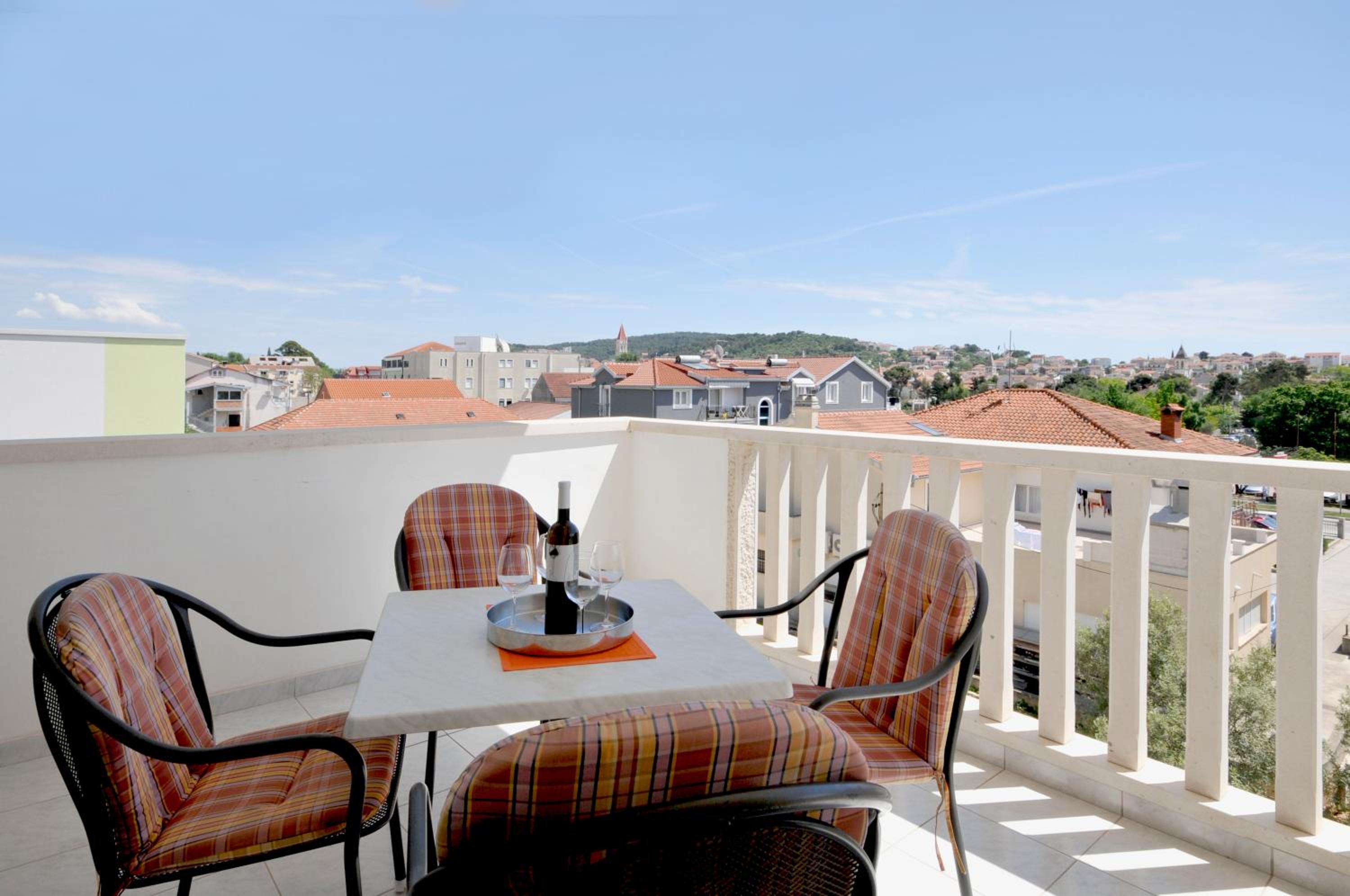 Superior Two-Bedroom Apartment with Balcony (4+1) - Photo 3