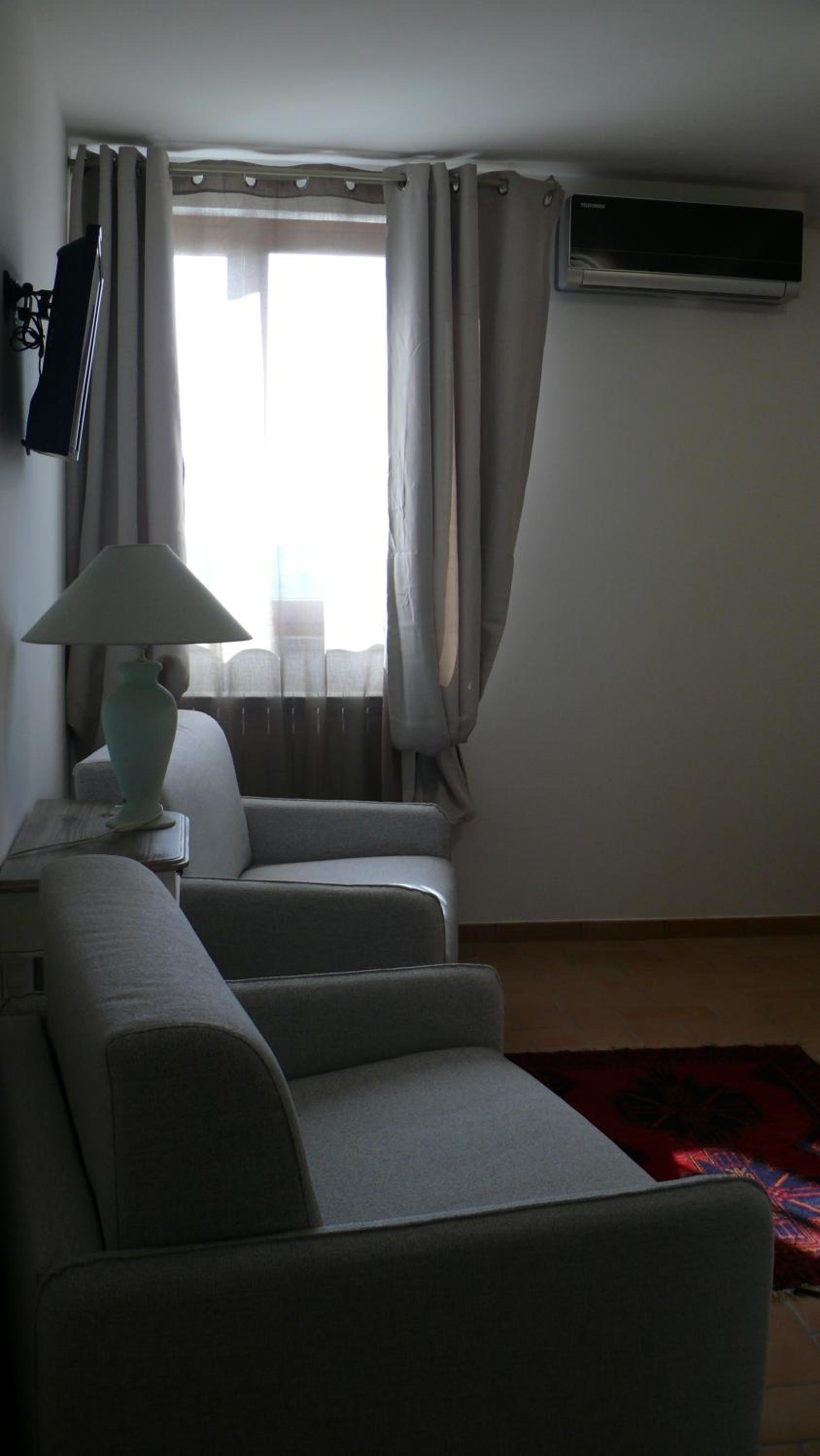 Two-Bedroom Apartment with View photo 3