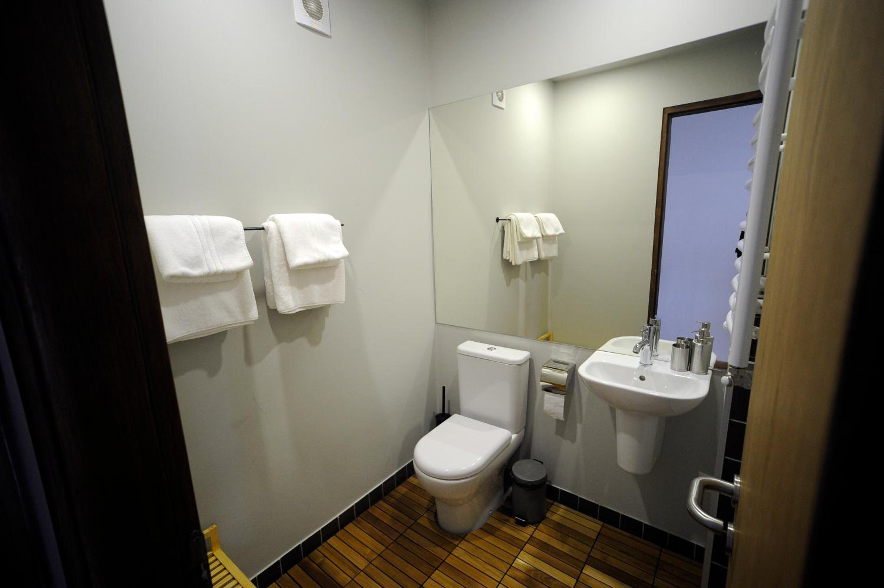 Double Room - Photo 7