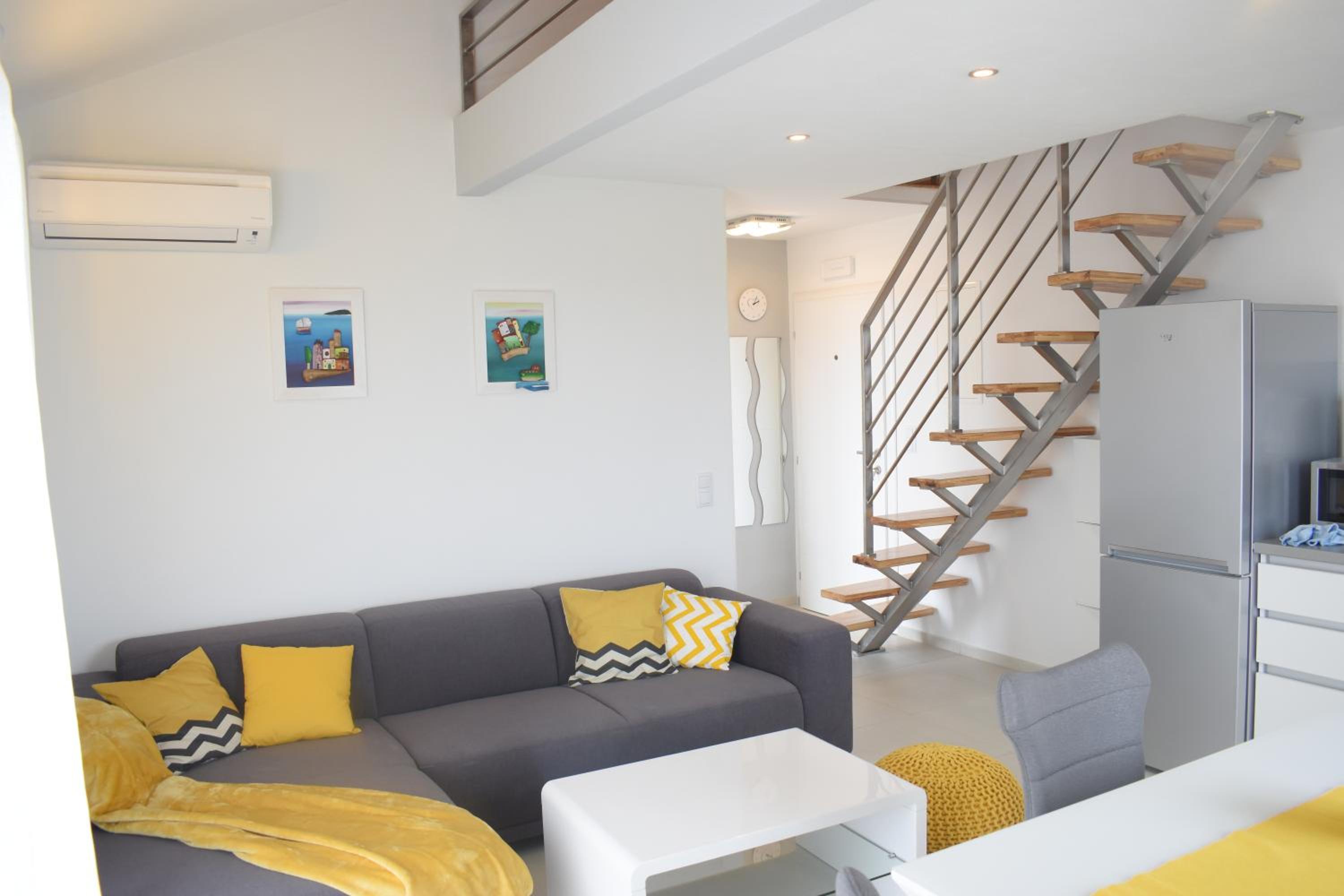 One-Bedroom Apartment with Rooftop Spa Bath