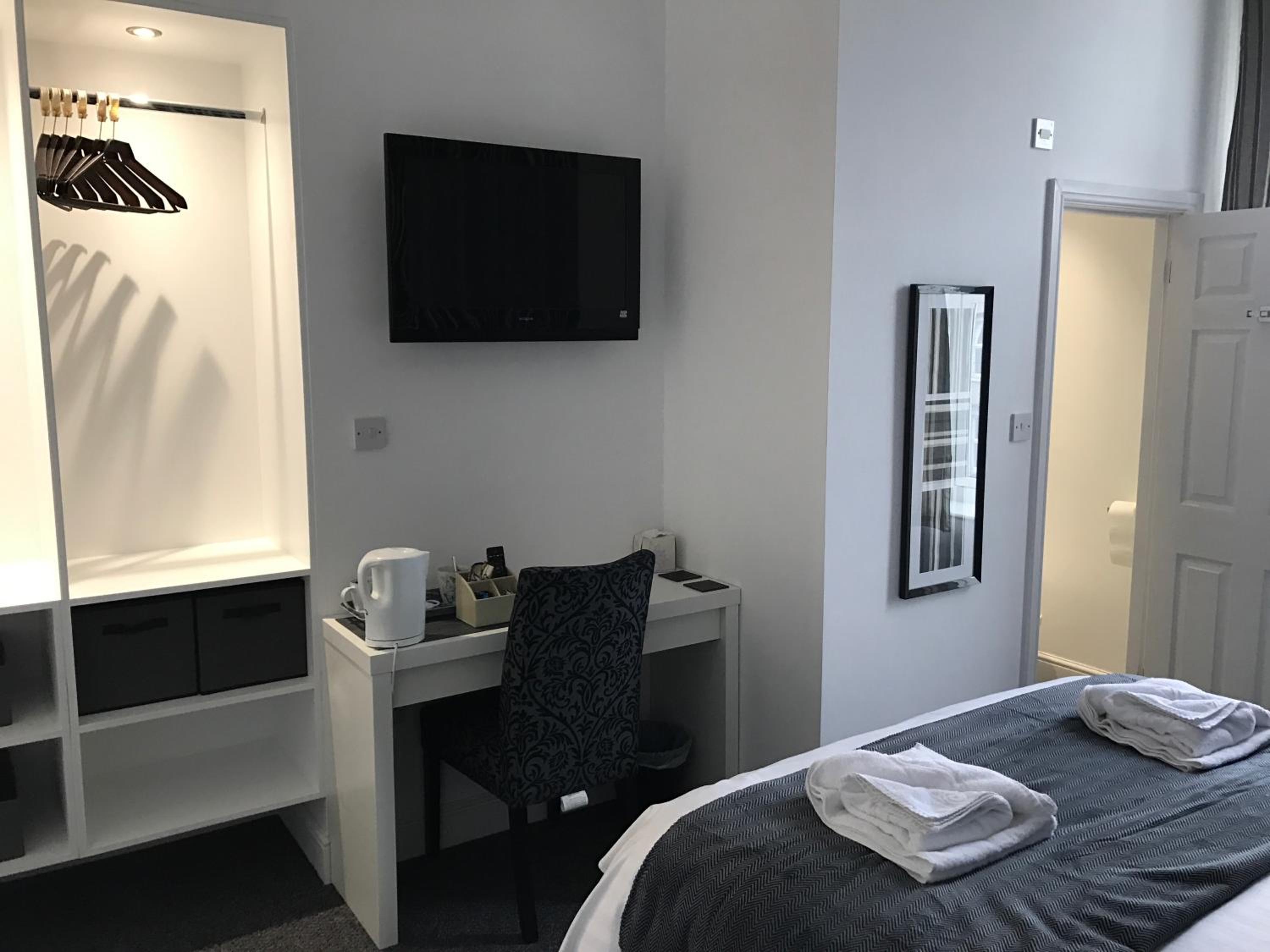 Deluxe King Room photo 2