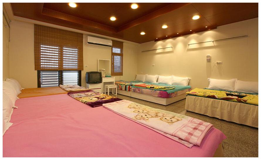 Deluxe Family Suite photo 2