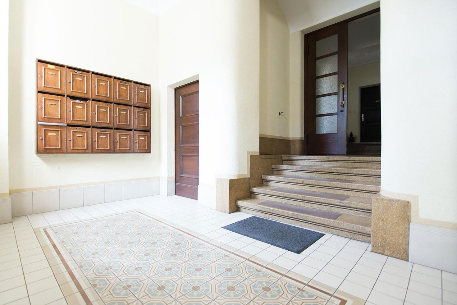 Apartment with Balcony - Photo 20