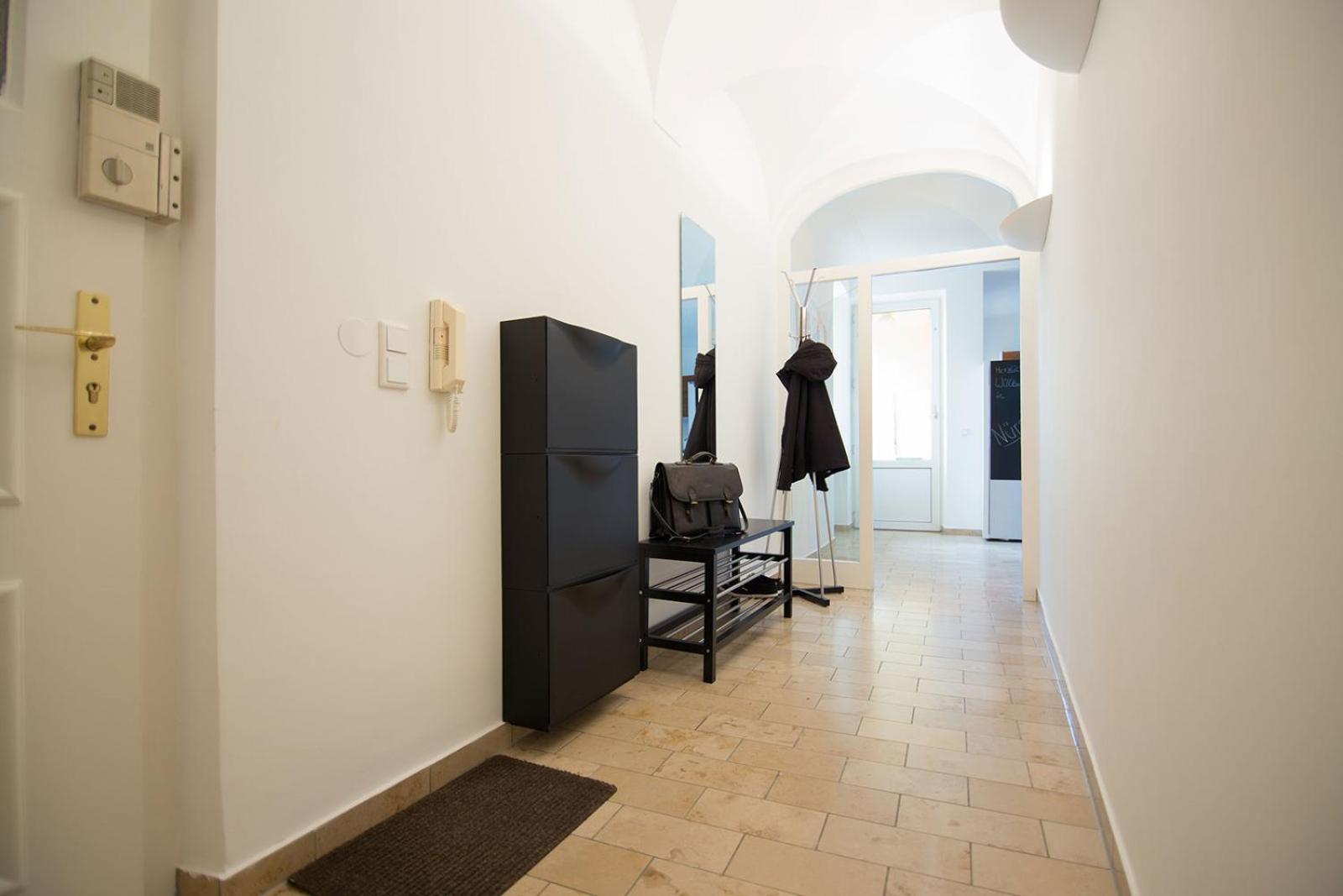 Apartment with Balcony - Photo 15