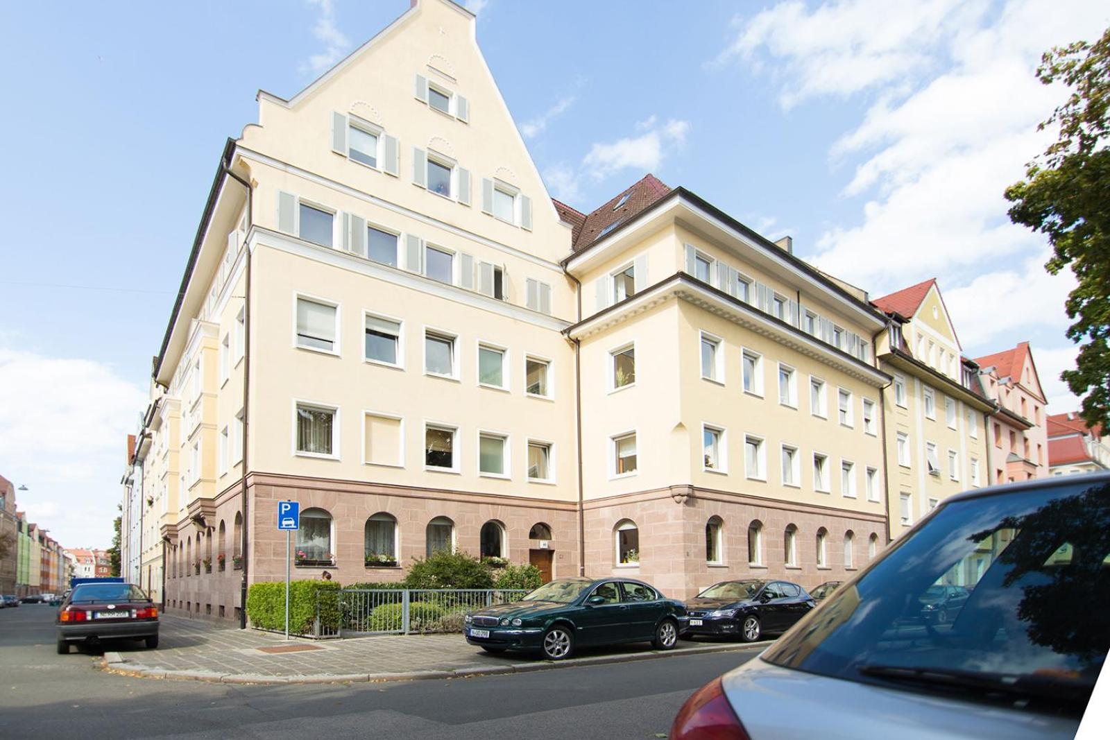 Apartment with Balcony - Photo 10