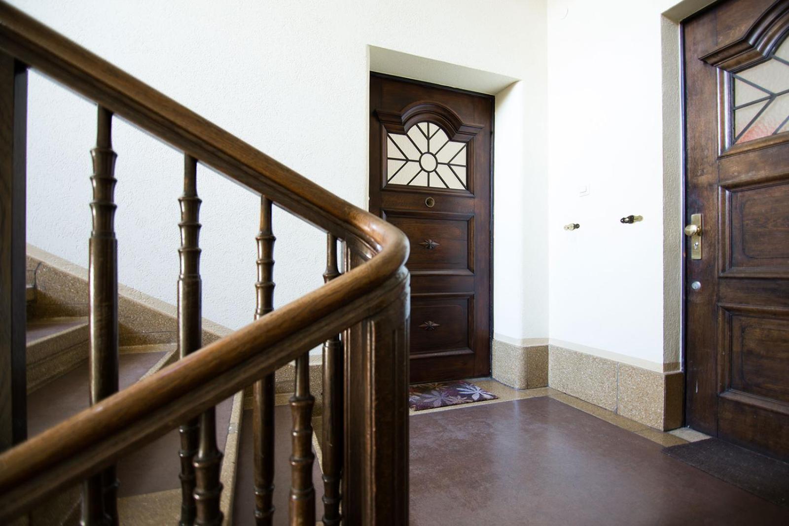 Apartment with Balcony - Photo 6