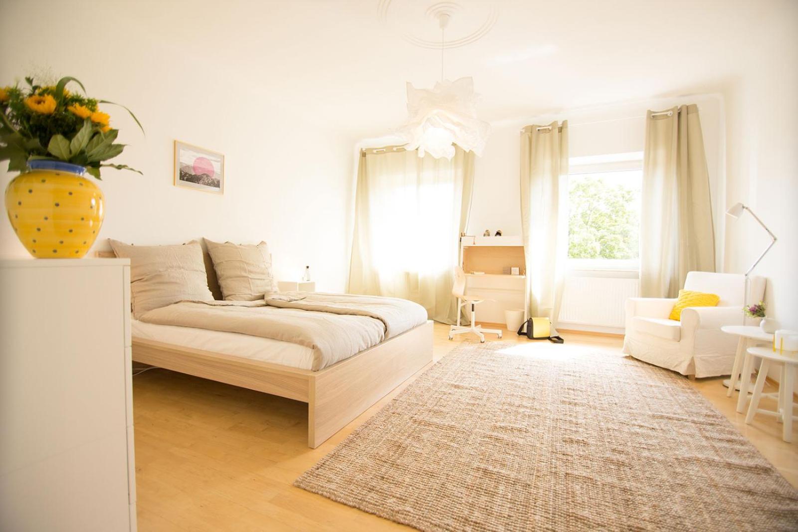 Apartment with Balcony - Photo 5