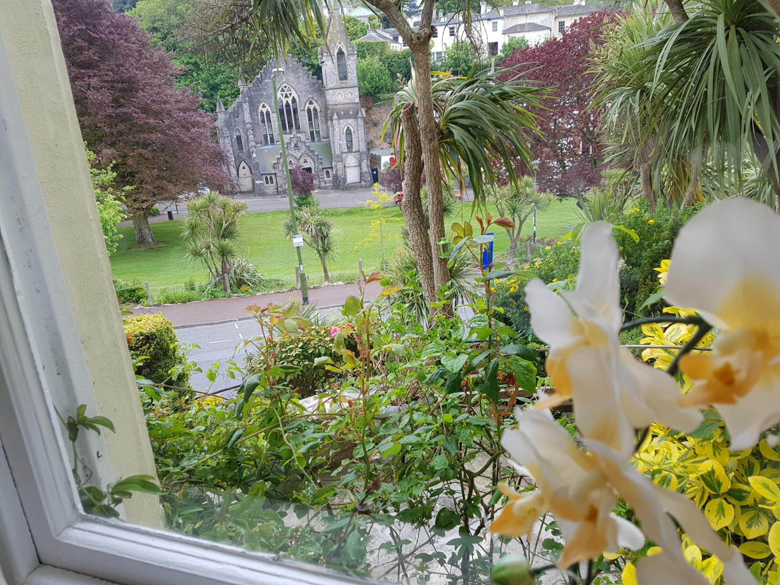 King Room with Garden View - Photo 4
