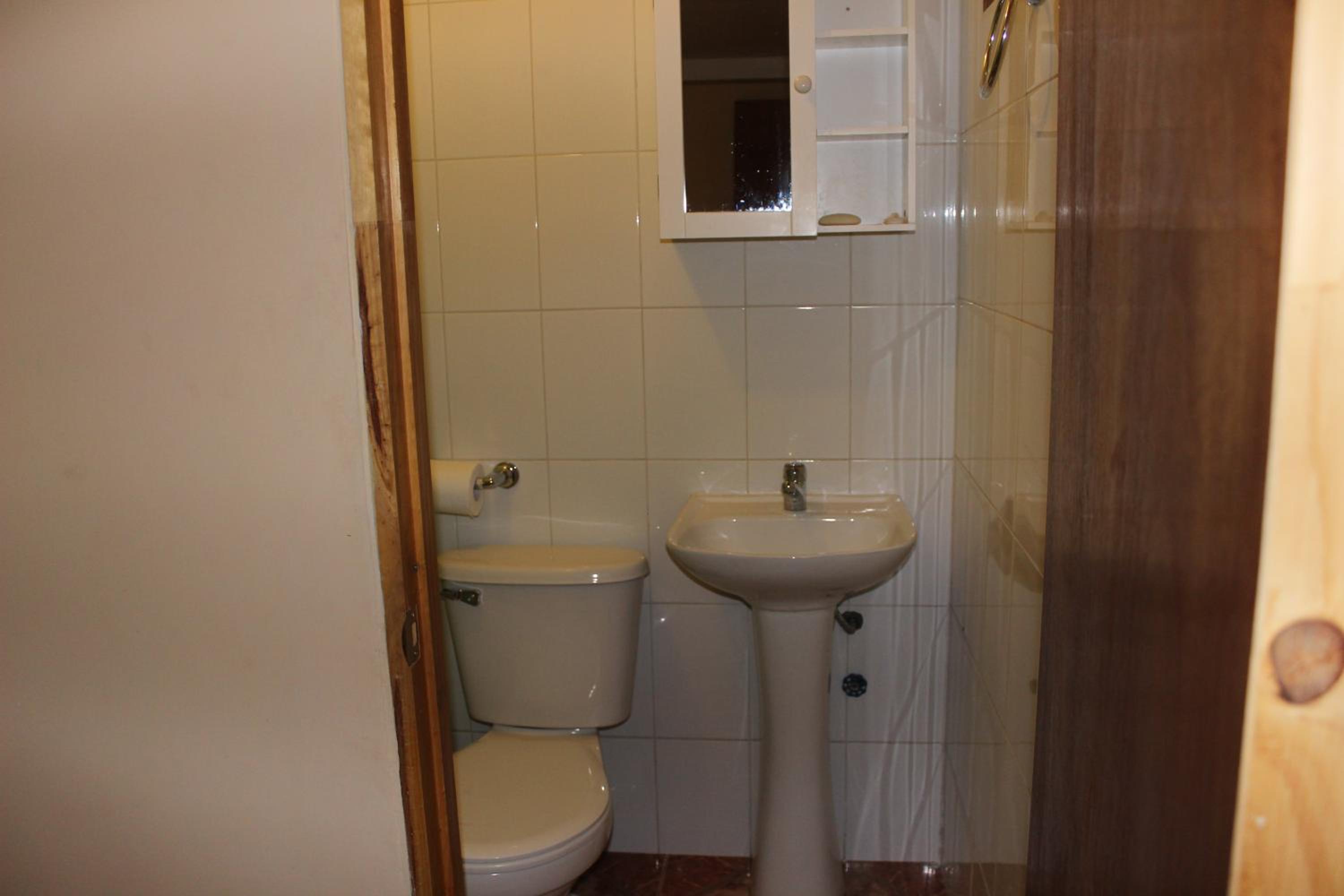 Family Room with Private Bathroom photo 2