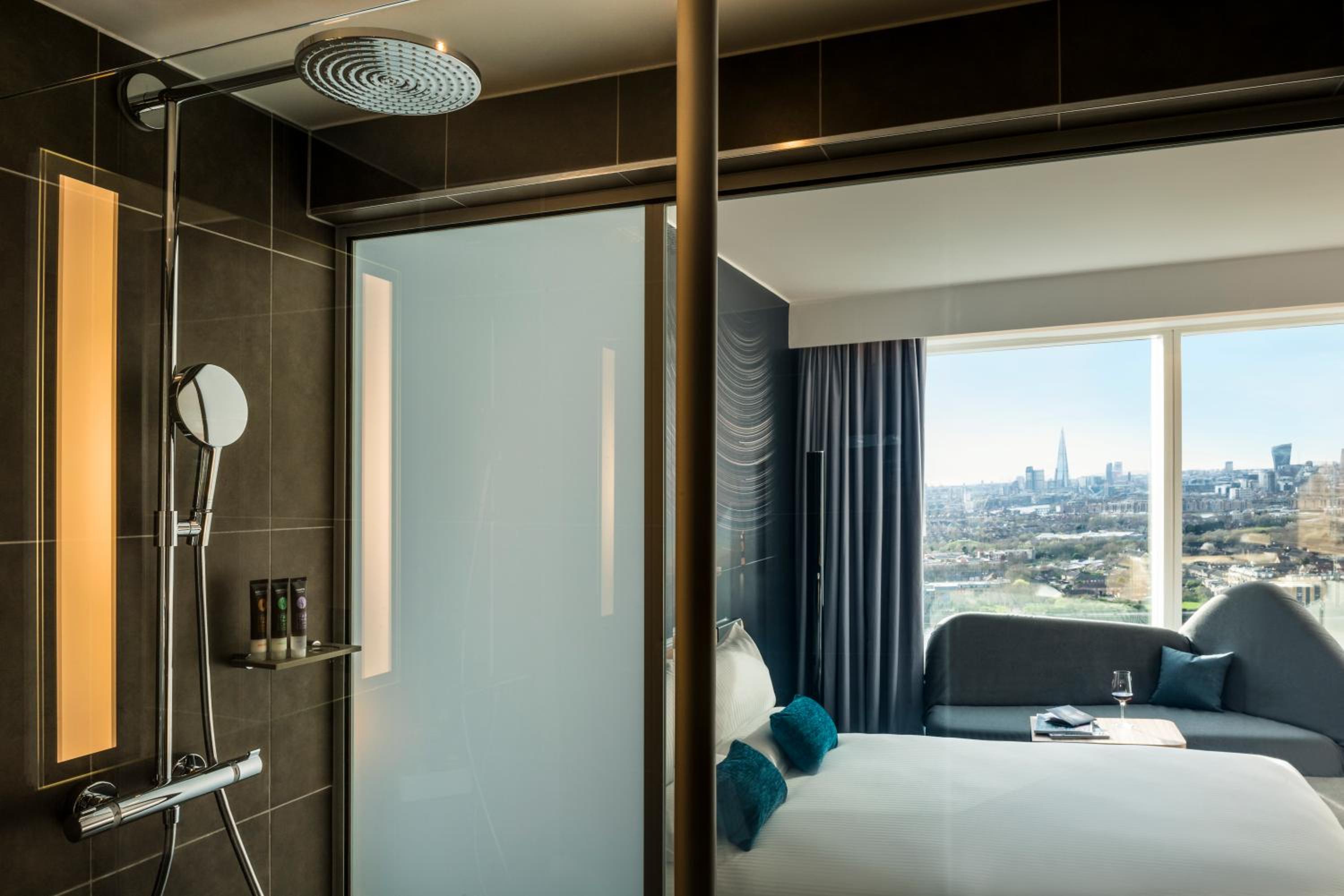 Superior Double Room with City View photo 3