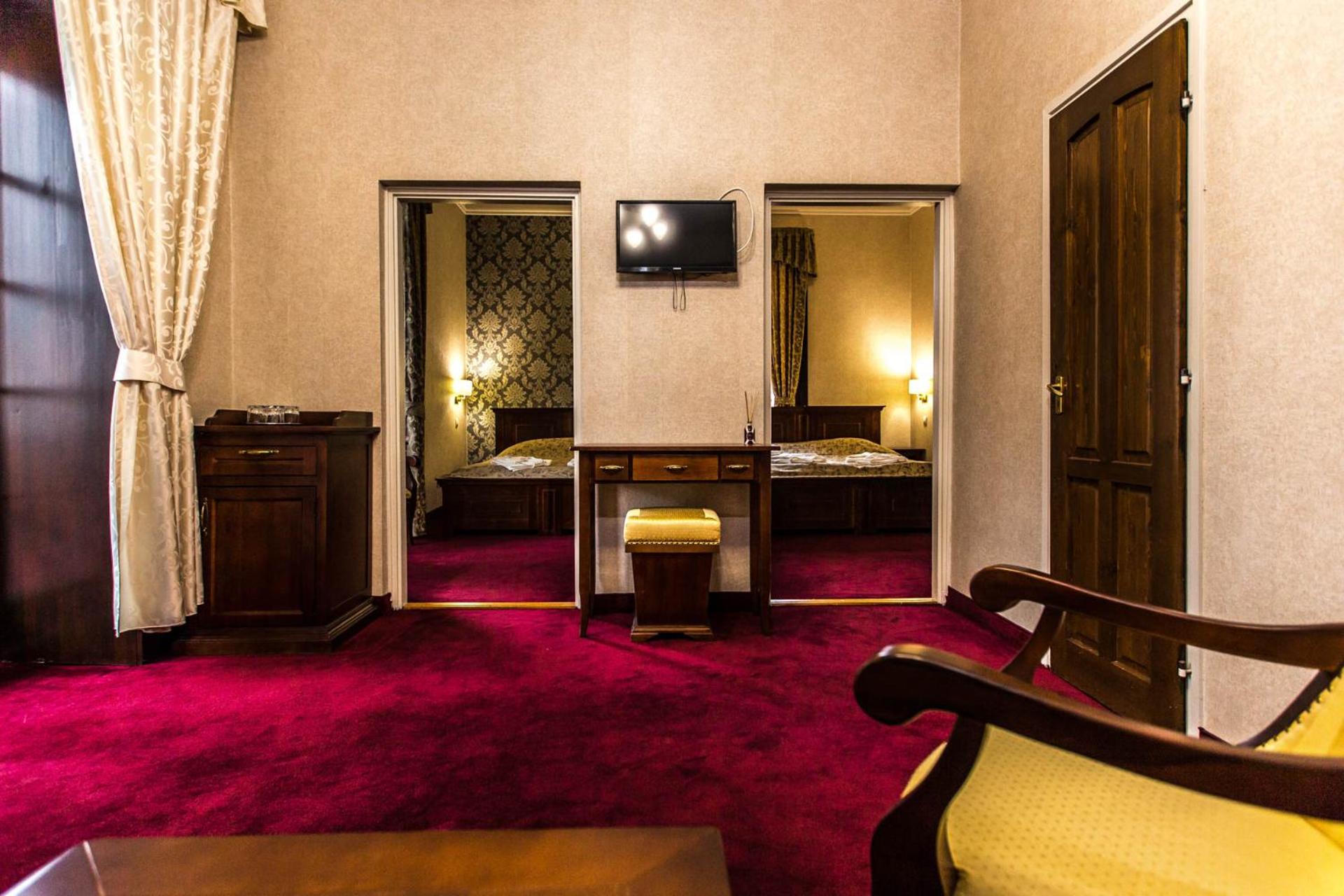 Two-Bedroom Suite with Terrace - Photo 4